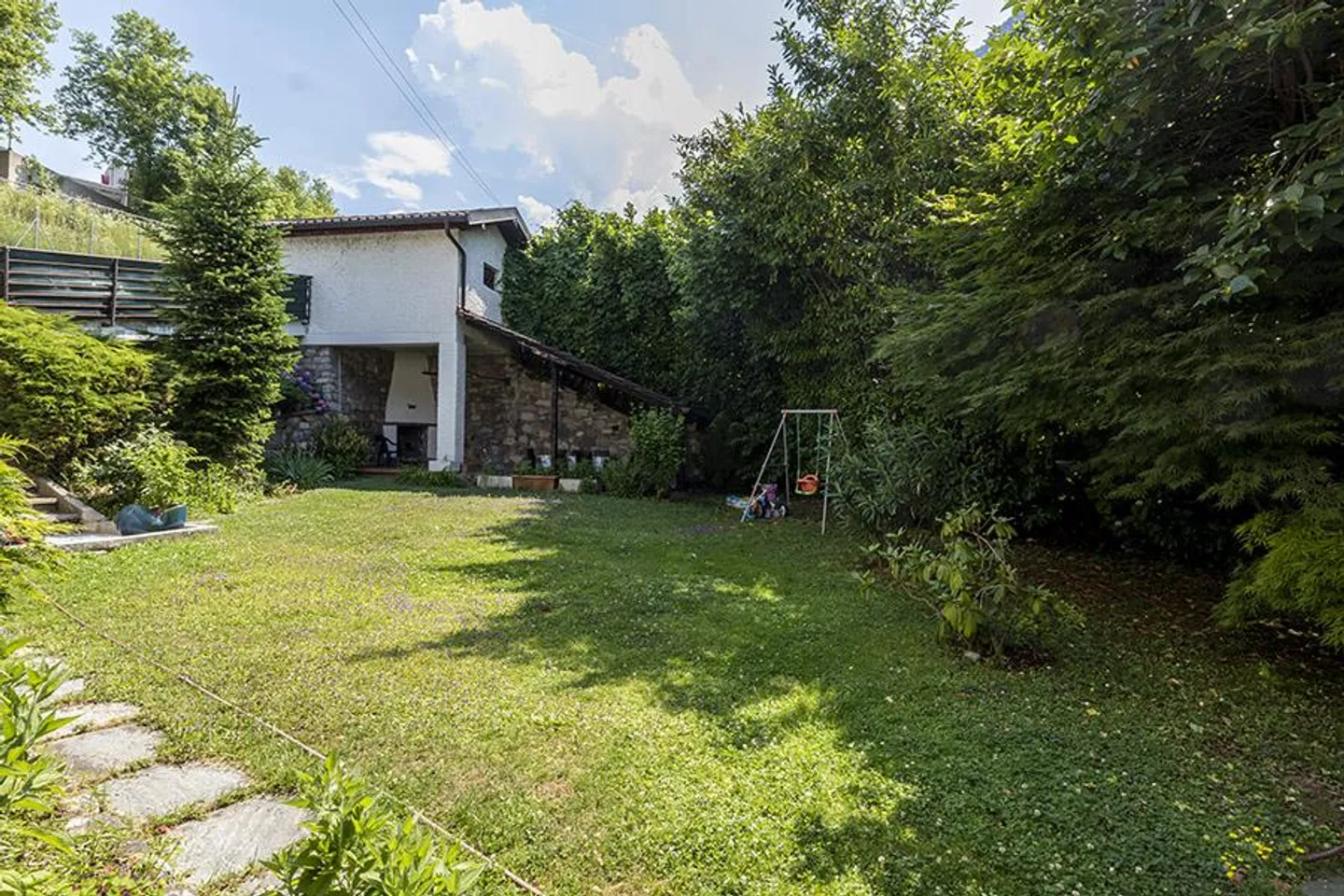 BIFAMILIARE 4.5 LOCALI CON GIARDINO A PAZZALLO - Foto 2 di 16
