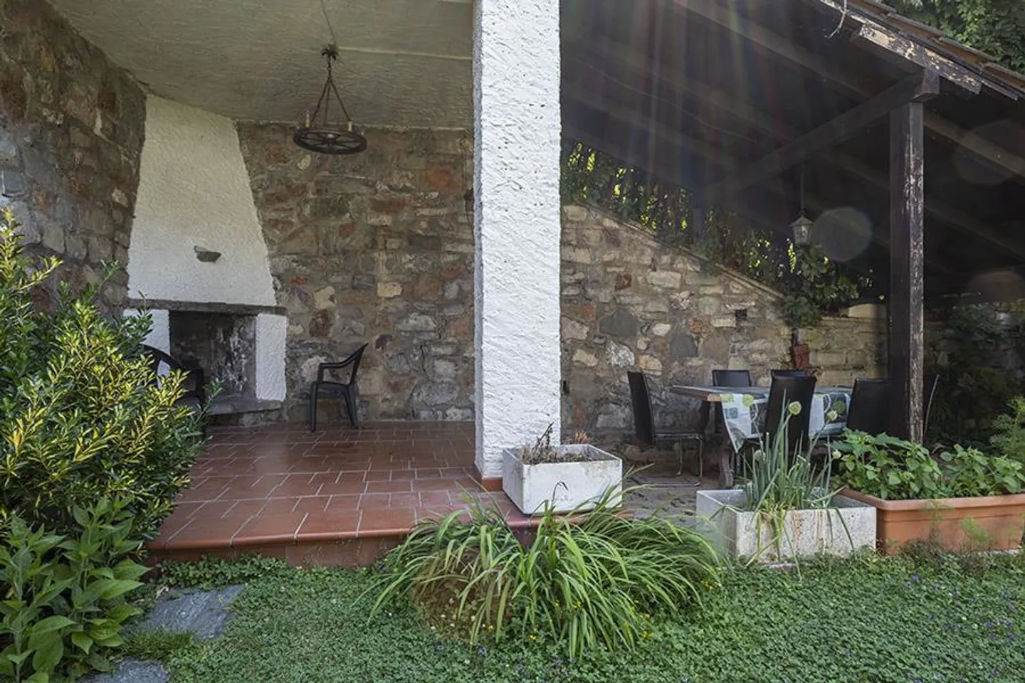 BIFAMILIARE 4.5 LOCALI CON GIARDINO A PAZZALLO - Foto 3 di 16