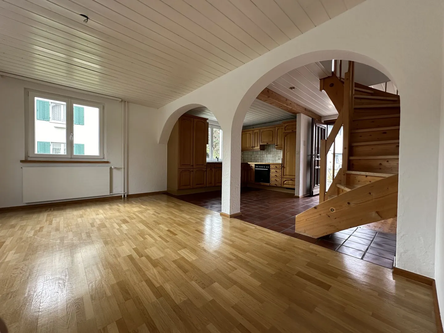 Haus direkt hinter Bahnhof Uster / befristet 1 Jahr - Foto 2 von 14