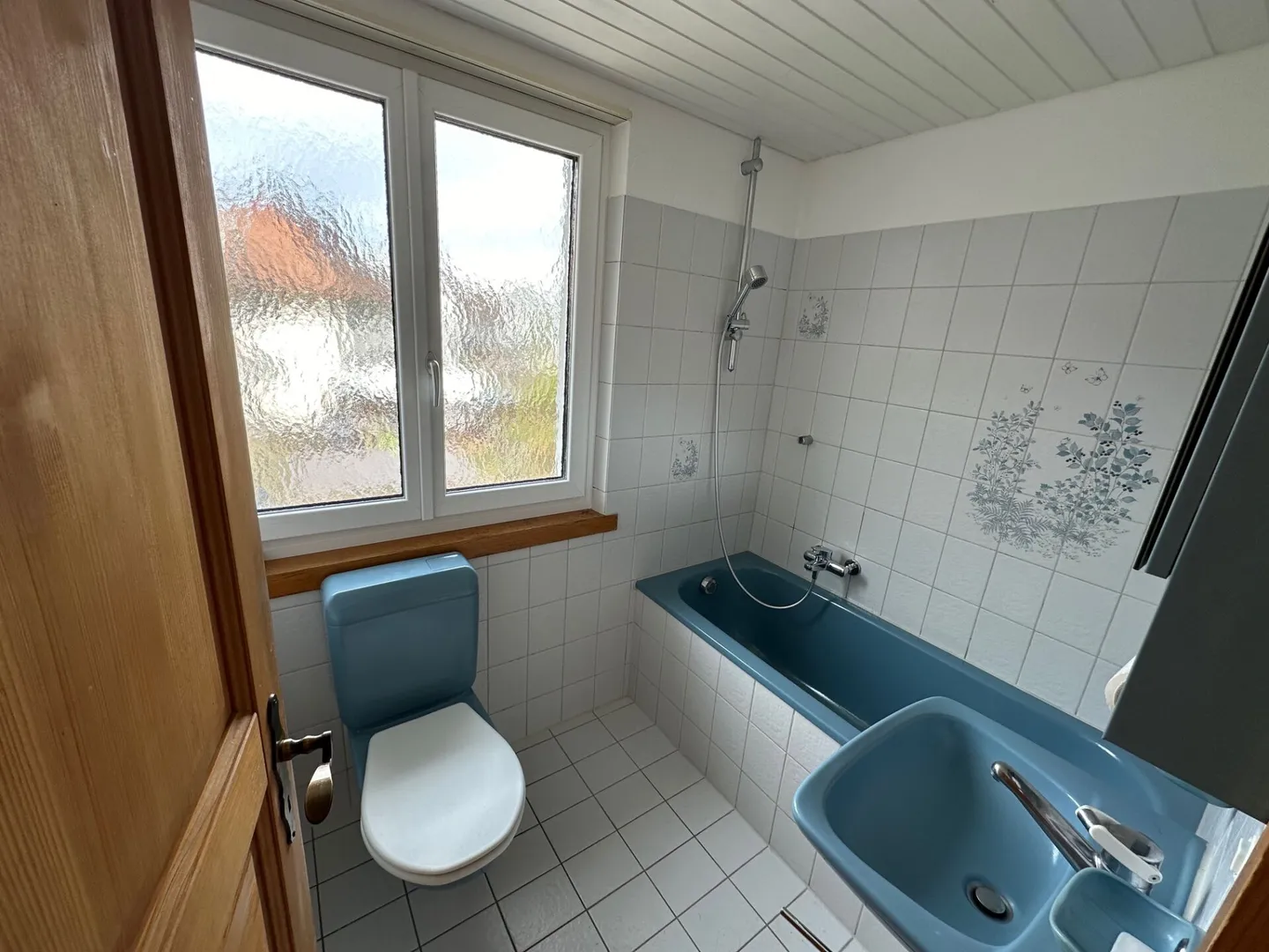 Haus direkt hinter Bahnhof Uster / befristet 1 Jahr - Foto 7 von 14