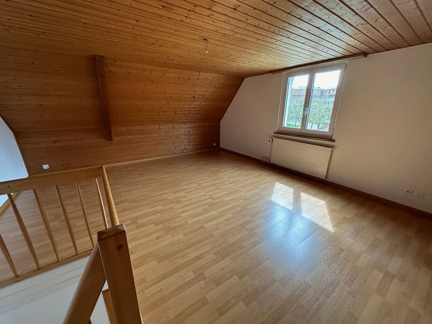 Haus direkt hinter Bahnhof Uster / befristet 1 Jahr - Foto 9 von 14