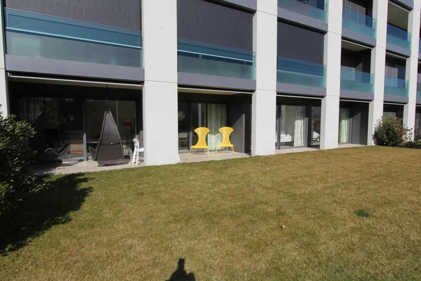 For rent in Minusio, modern 3.5 room apartment with garden - Photo 5 of 13