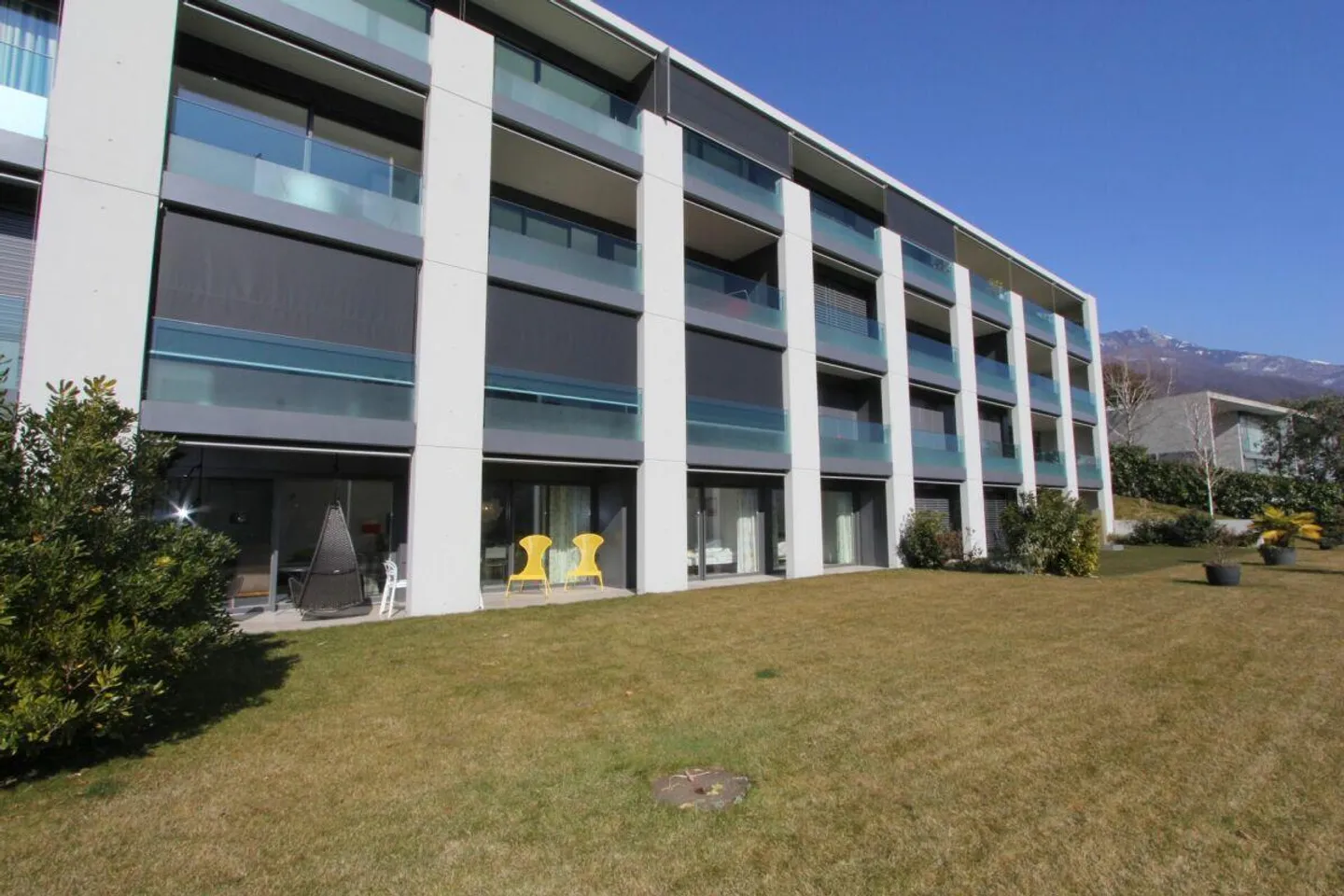 For rent in Minusio, modern 3.5 room apartment with garden - Photo 6 of 13