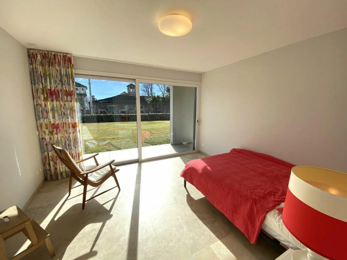 For rent in Minusio, modern 3.5 room apartment with garden - Photo 9 of 13