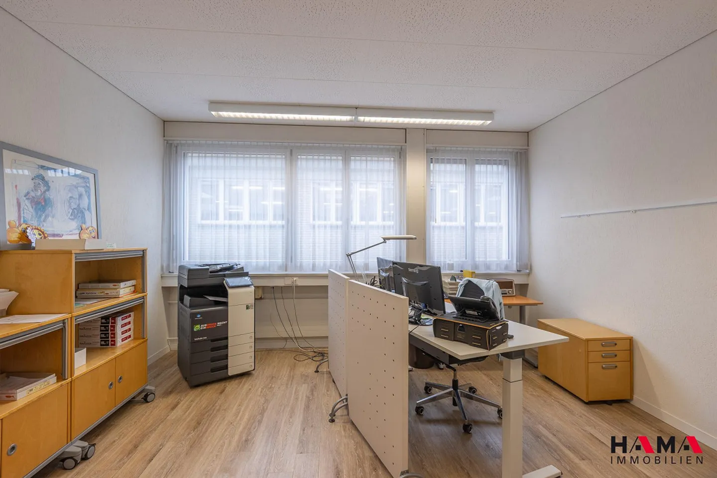 Spacious office premises in a central location - Photo 11 of 13