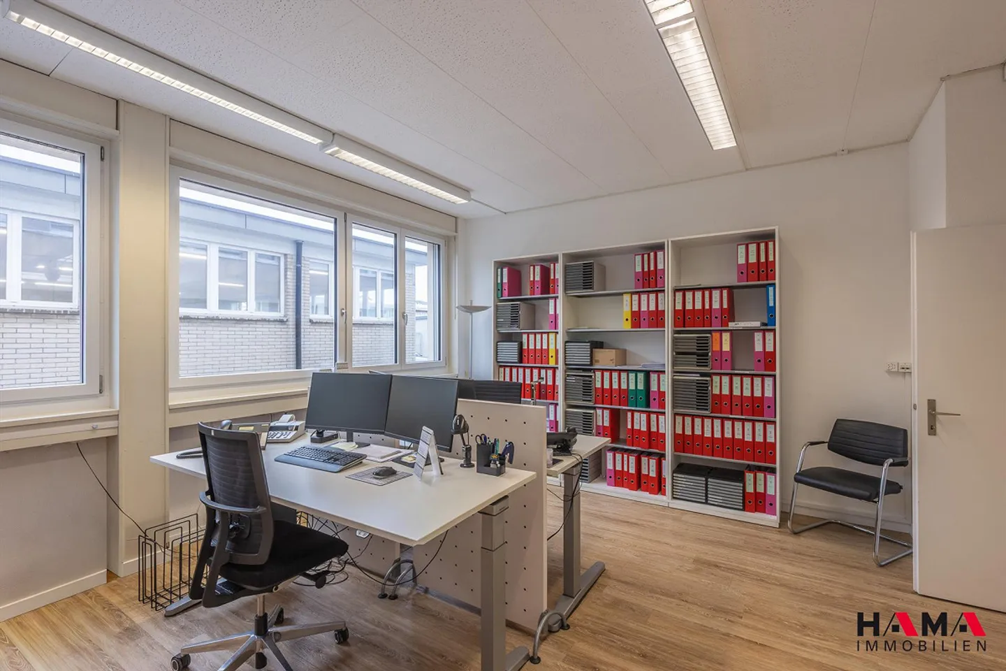 Spacious office premises in a central location - Photo 12 of 13