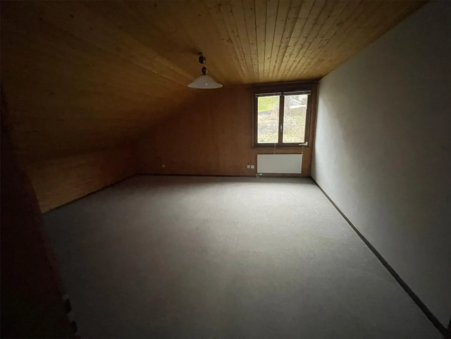 Beautiful attic apartment with large south balcony - Photo 6 of 9