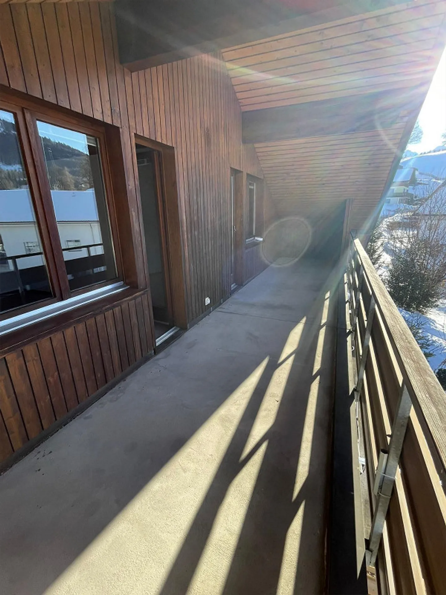 Beautiful attic apartment with large south balcony - Photo 9 of 9