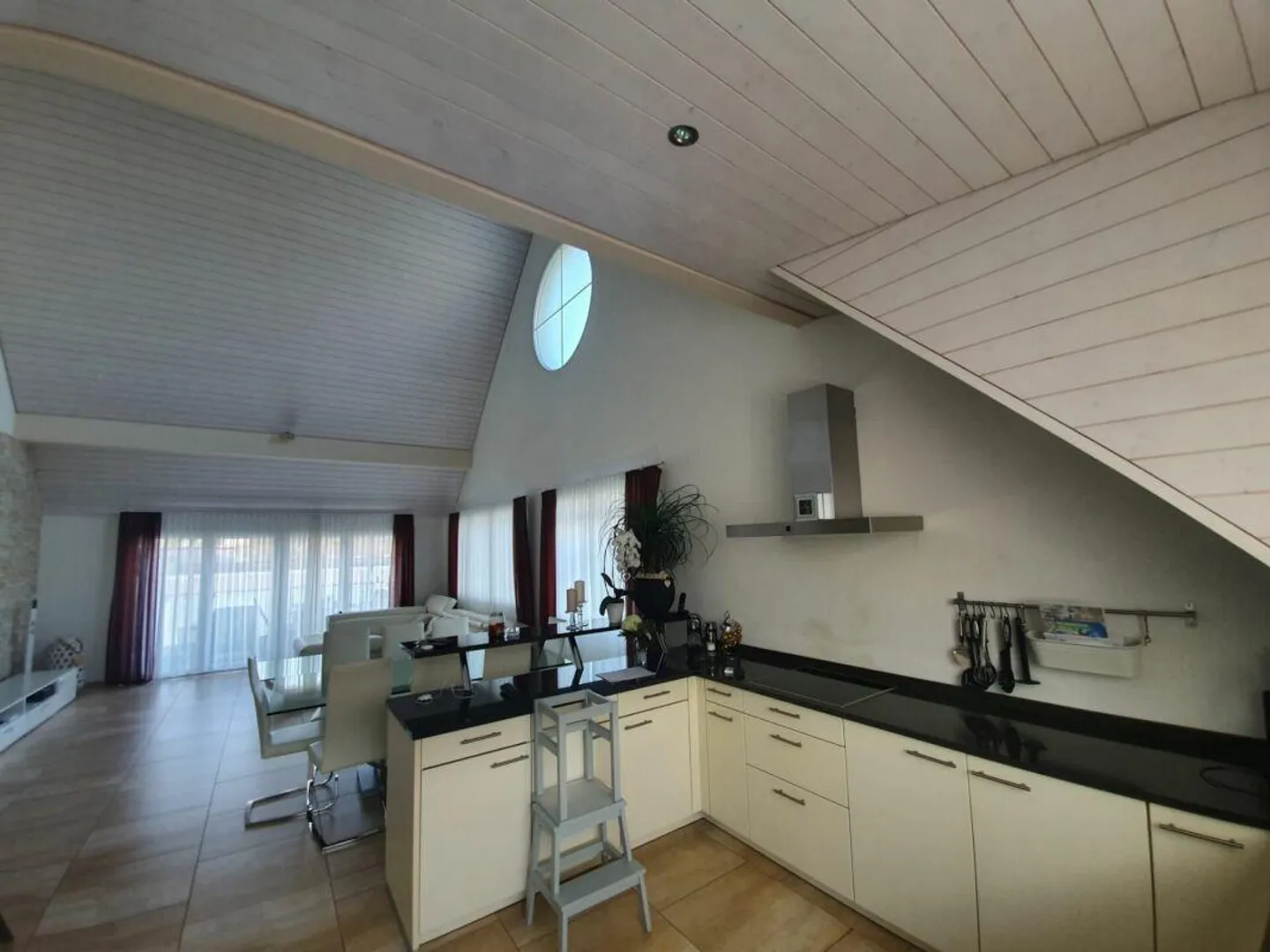 Appartement en duplex de 5,5 pièces au centre de Nussbaumen - Photo 5 sur 7