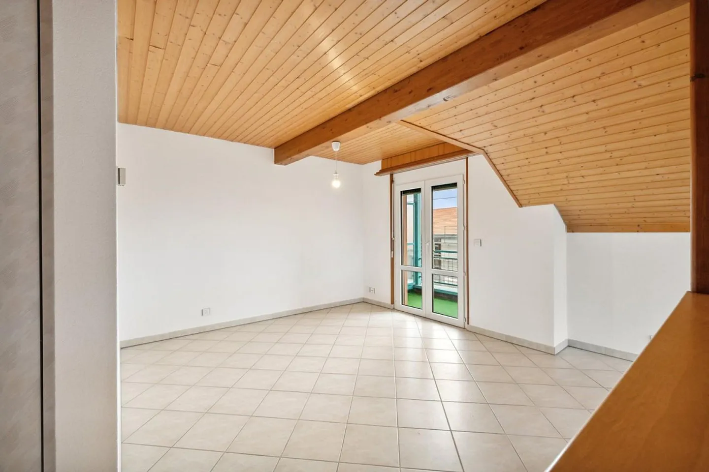 Charmante Dachgeschosswohnung - Foto 3 von 9