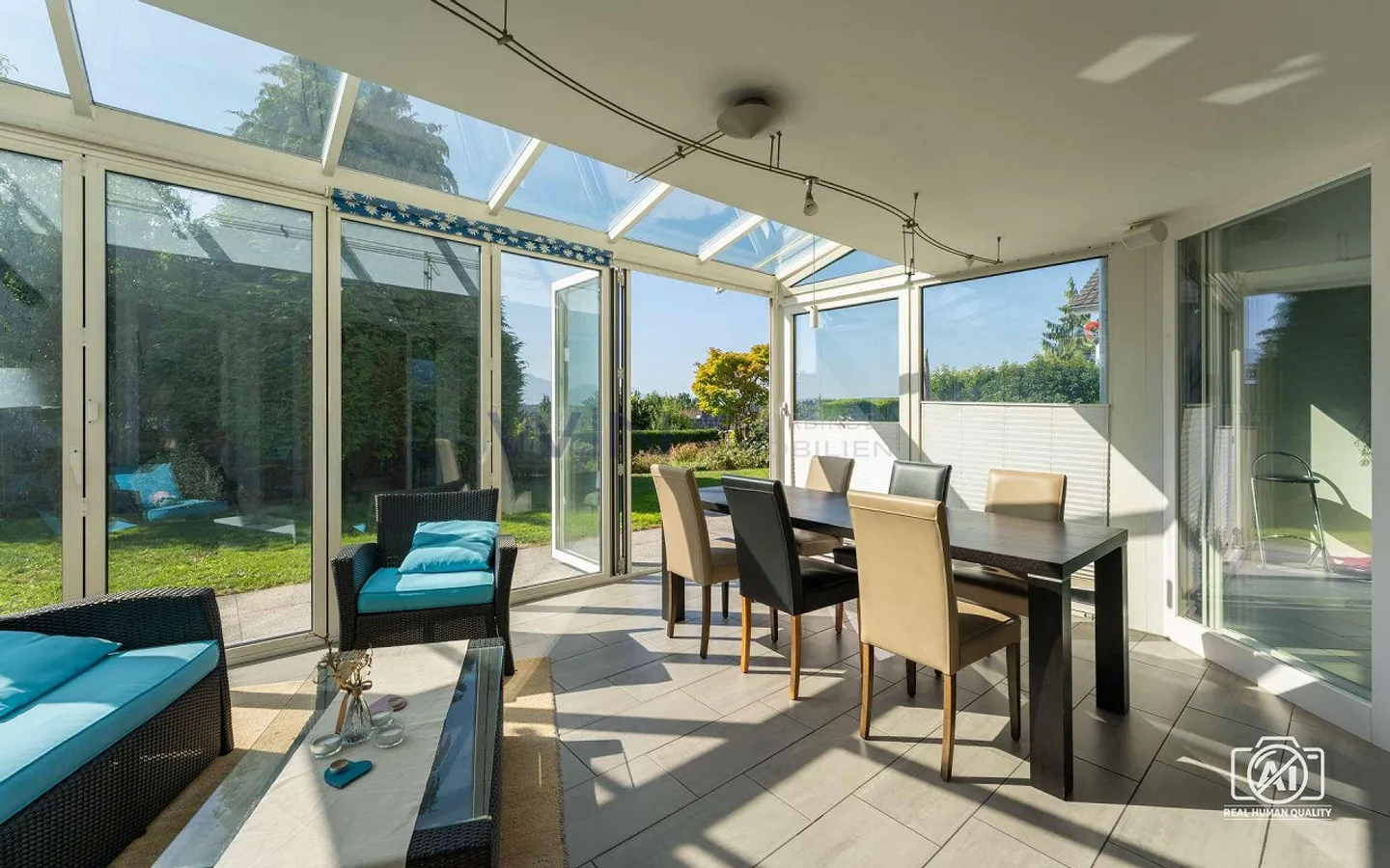 Geräumiges Familienhaus mit Wintergarten - Foto 4 von 13