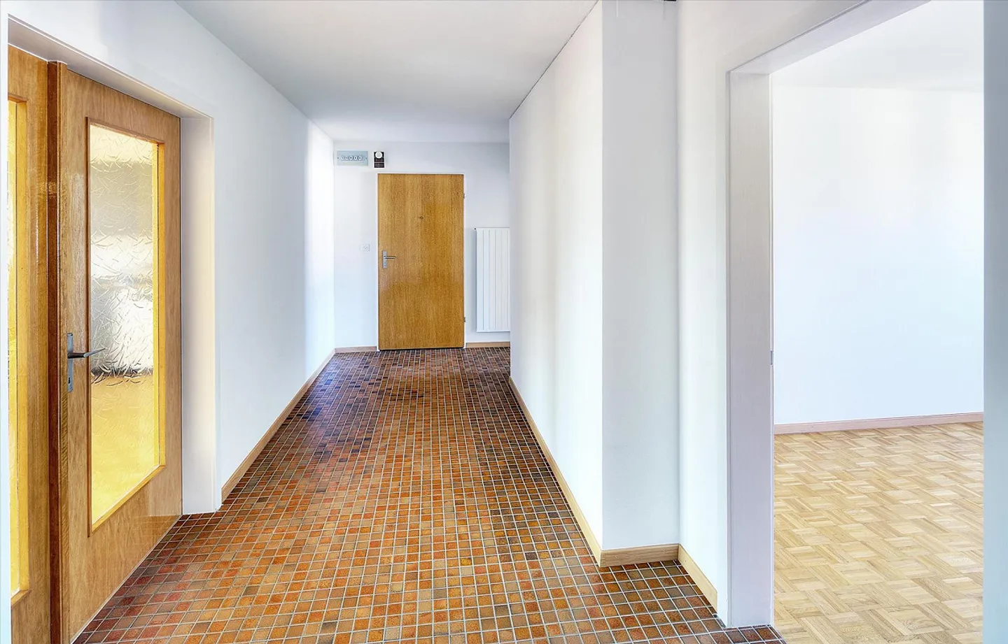 Appartement lumineux de 4,5 pièces avec balcon ensoleillé à Düdingen - Photo 8 sur 10