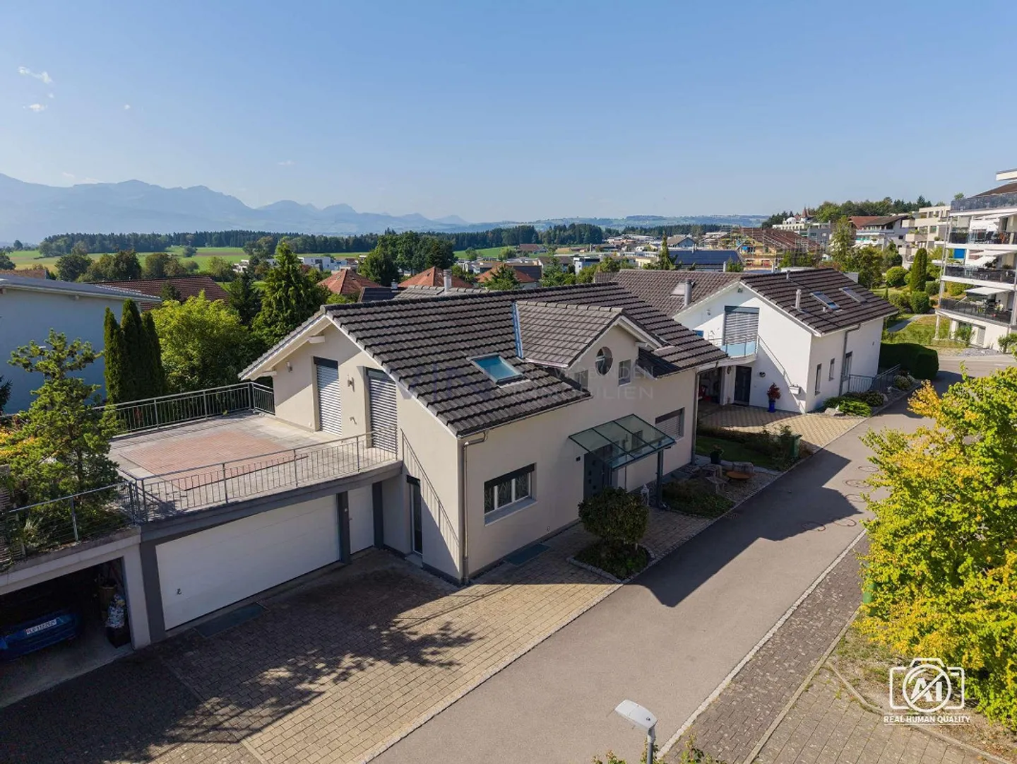 Geräumiges Familienhaus mit Wintergarten - Foto 7 von 13