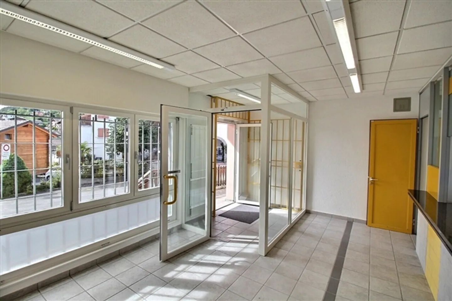 7003. Commercial premises / offices in the center of Chermignon d'en Haut - Photo 1 of 13