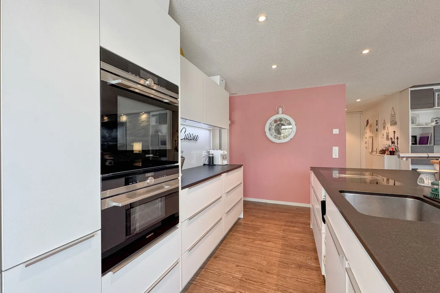 Light, Space, Comfort: Ground Floor Apartment with 4½ Rooms and Large Terrace - Photo 4 of 13