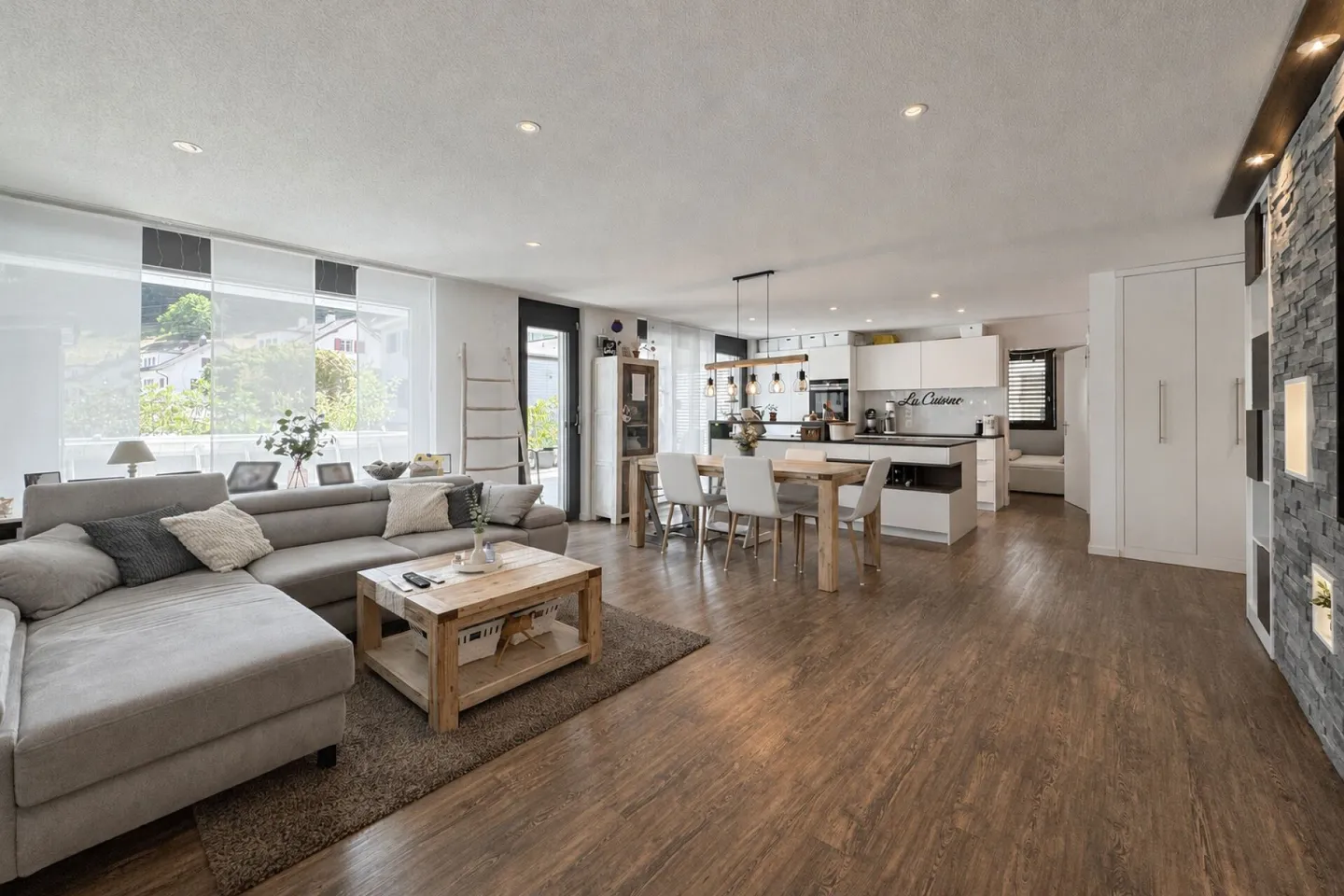 Light, Space, Comfort: Ground Floor Apartment with 4½ Rooms and Large Terrace - Photo 1 of 13