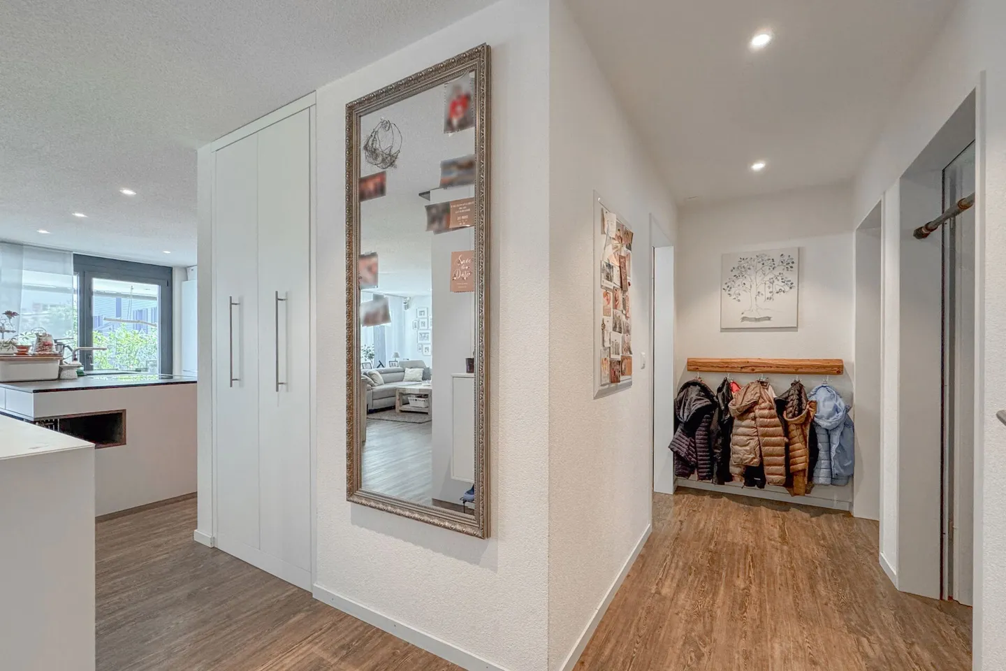 Light, Space, Comfort: Ground Floor Apartment with 4½ Rooms and Large Terrace - Photo 10 of 13