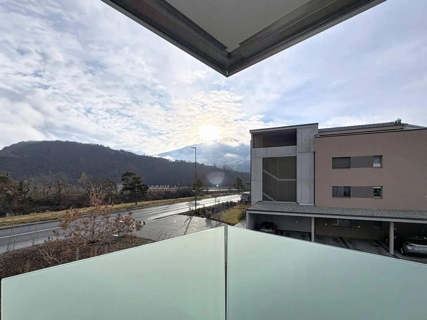 Charmant Appartement en Attique - Photo 3 sur 8