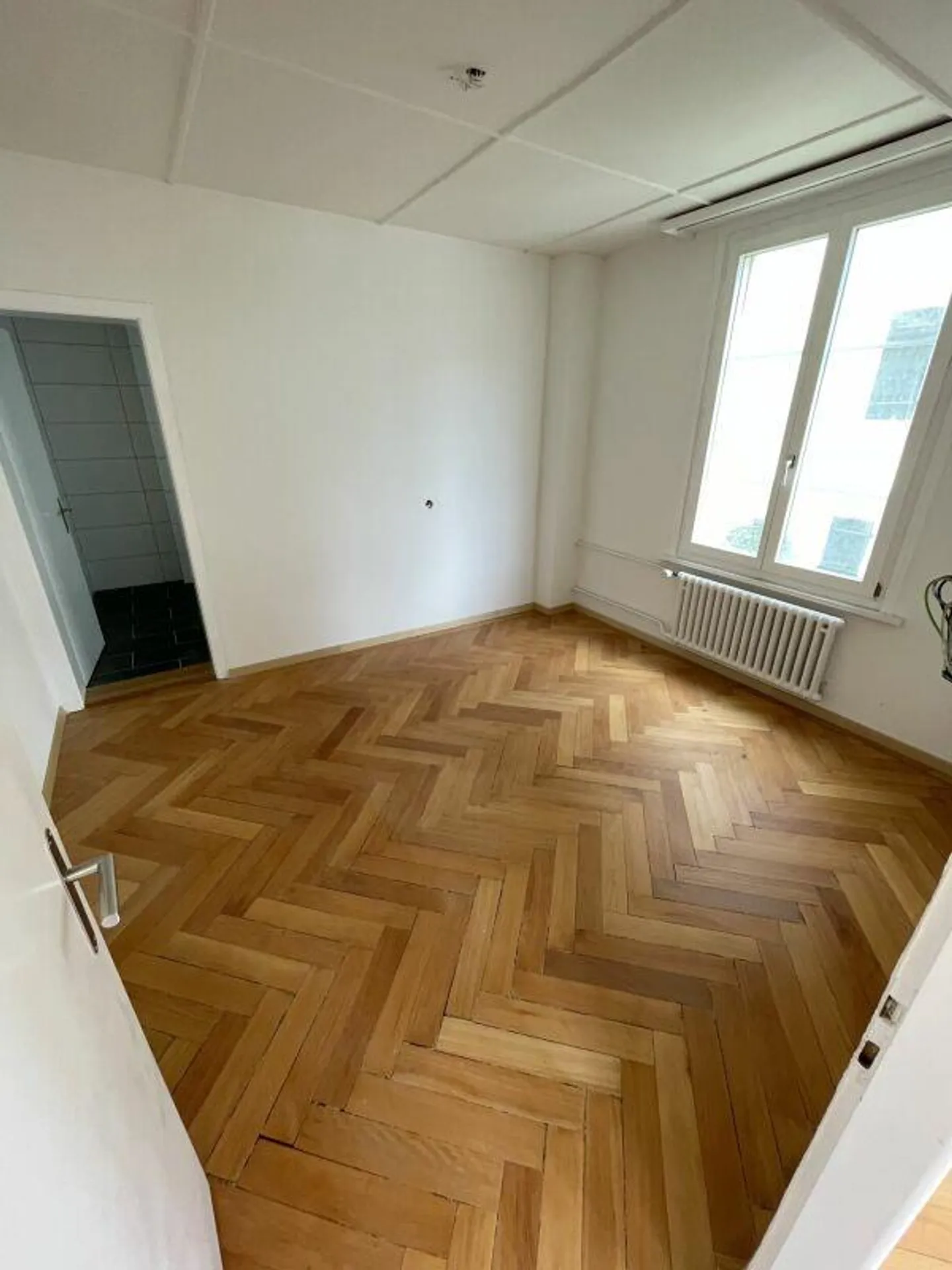 2.5 room apartment in a central location - Photo 2 of 5