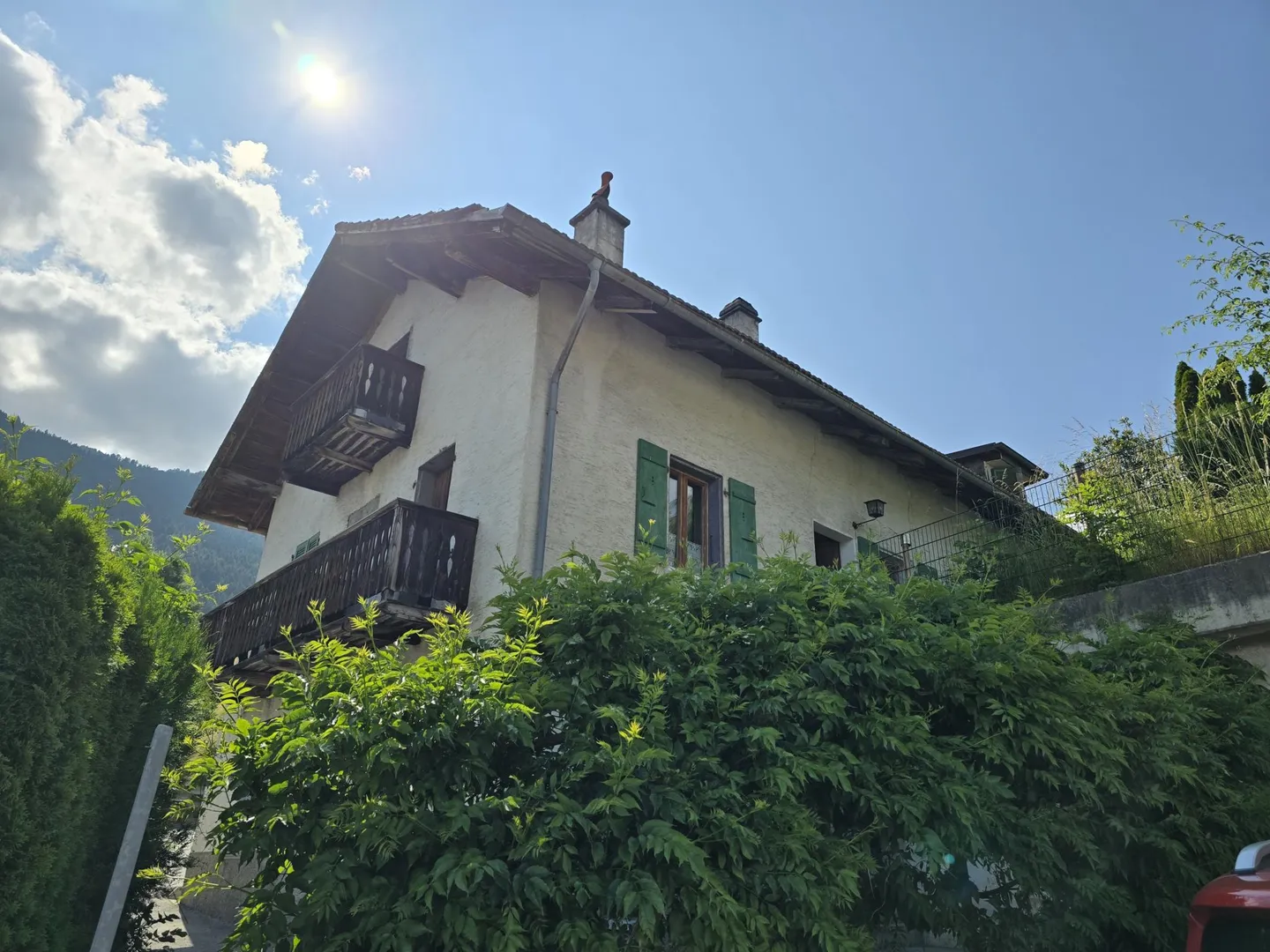 Casa a schiera di 3,5 locali / giardino, posti auto, carnotzet e Garage Box - Foto 1 di 10