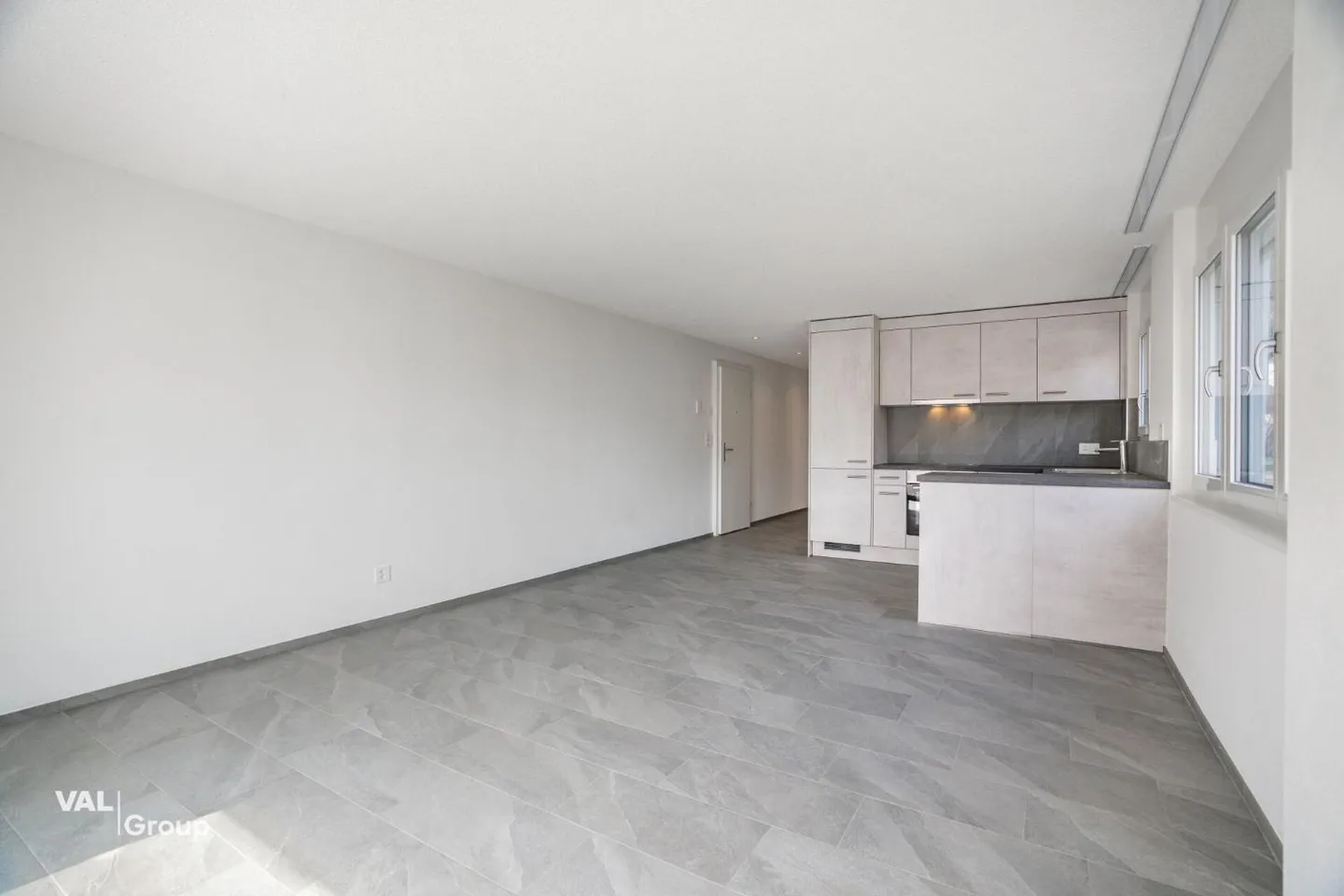 Luminoso appartamento nuovo di 3,5 locali con balcone - Vivere a Steg - Foto 2 di 13