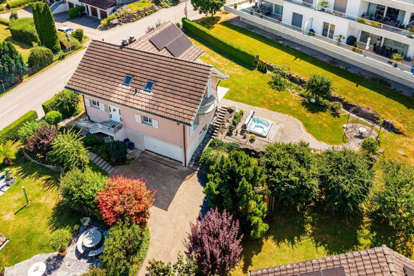 Families pay attention - Single-family house with large garden and many extras - Photo 4 of 9