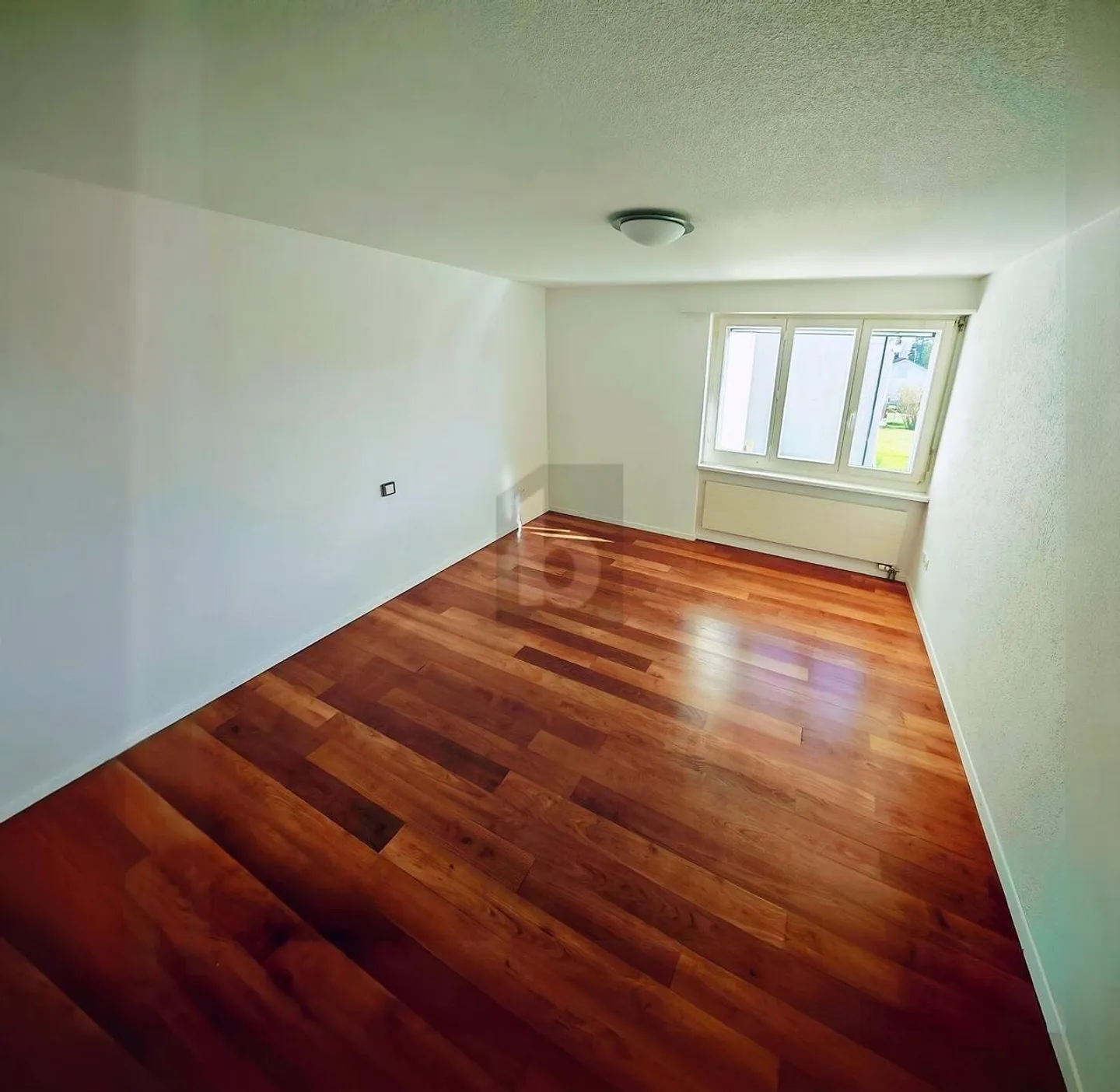 Geräumige Wohnung mit Weinblick - Foto 3 von 6