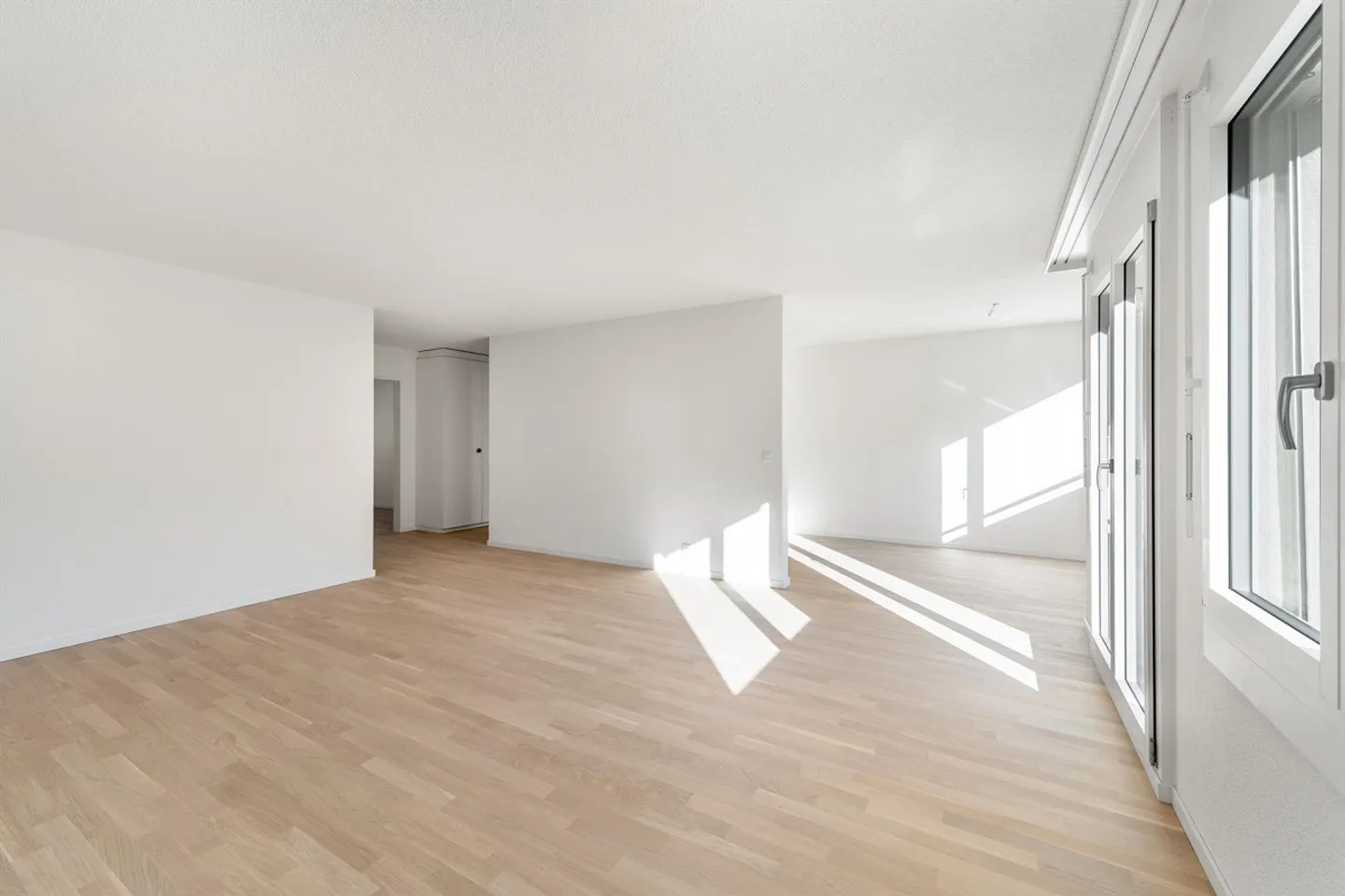 Your new home - FRESHLY RENOVATED in the popular Schachenweid district - Photo 3 of 10