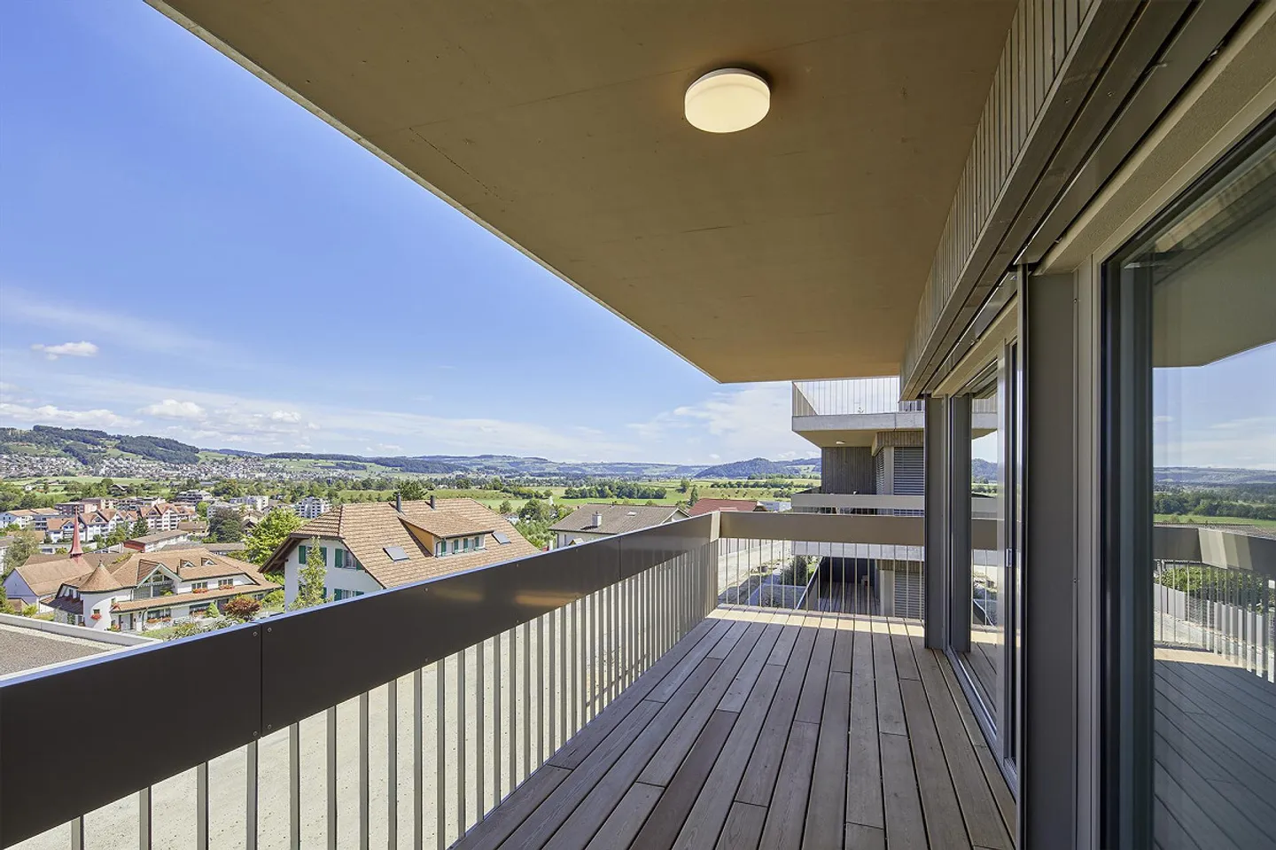 Modern 3.5 room apartment with a panoramic view - Photo 7 of 11