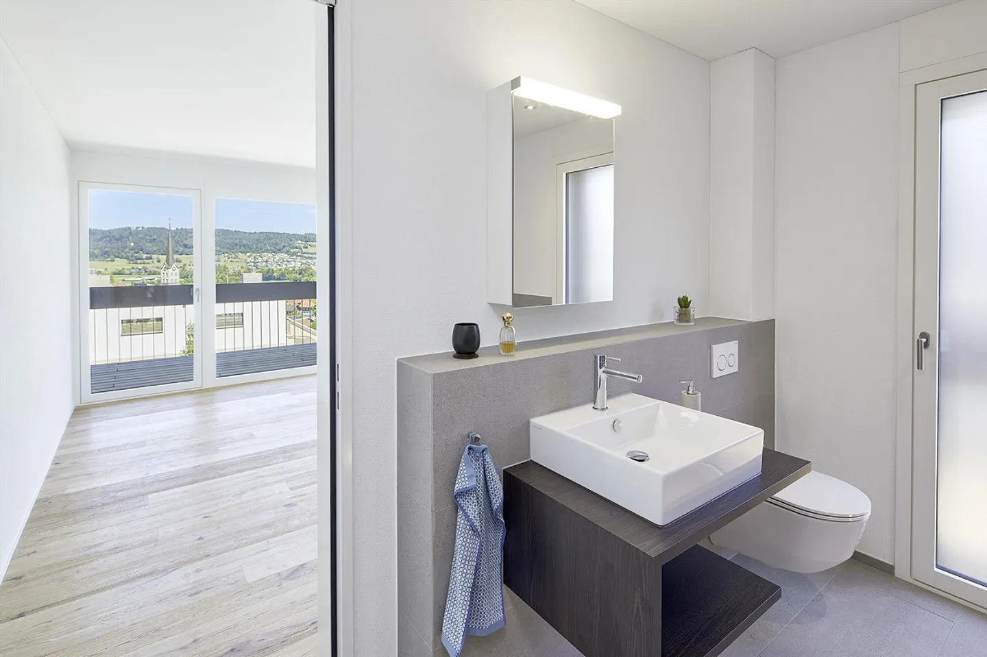 Modern 3.5 room apartment with a panoramic view - Photo 10 of 11