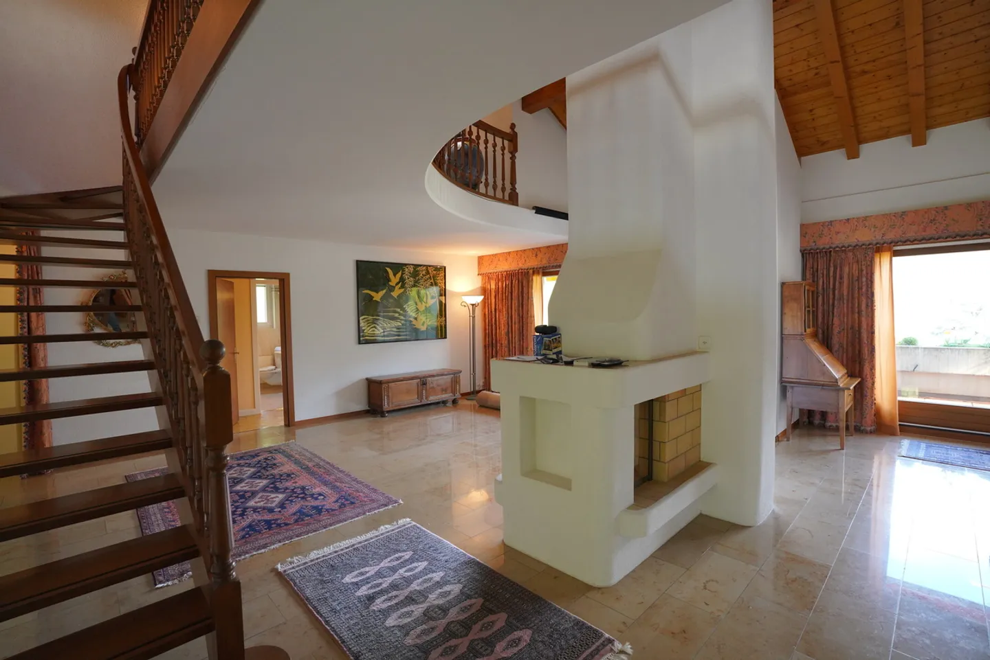 MAGNIFICENT PENTHOUSE FOR RENT IN GRAVELONE - Photo 1 of 27