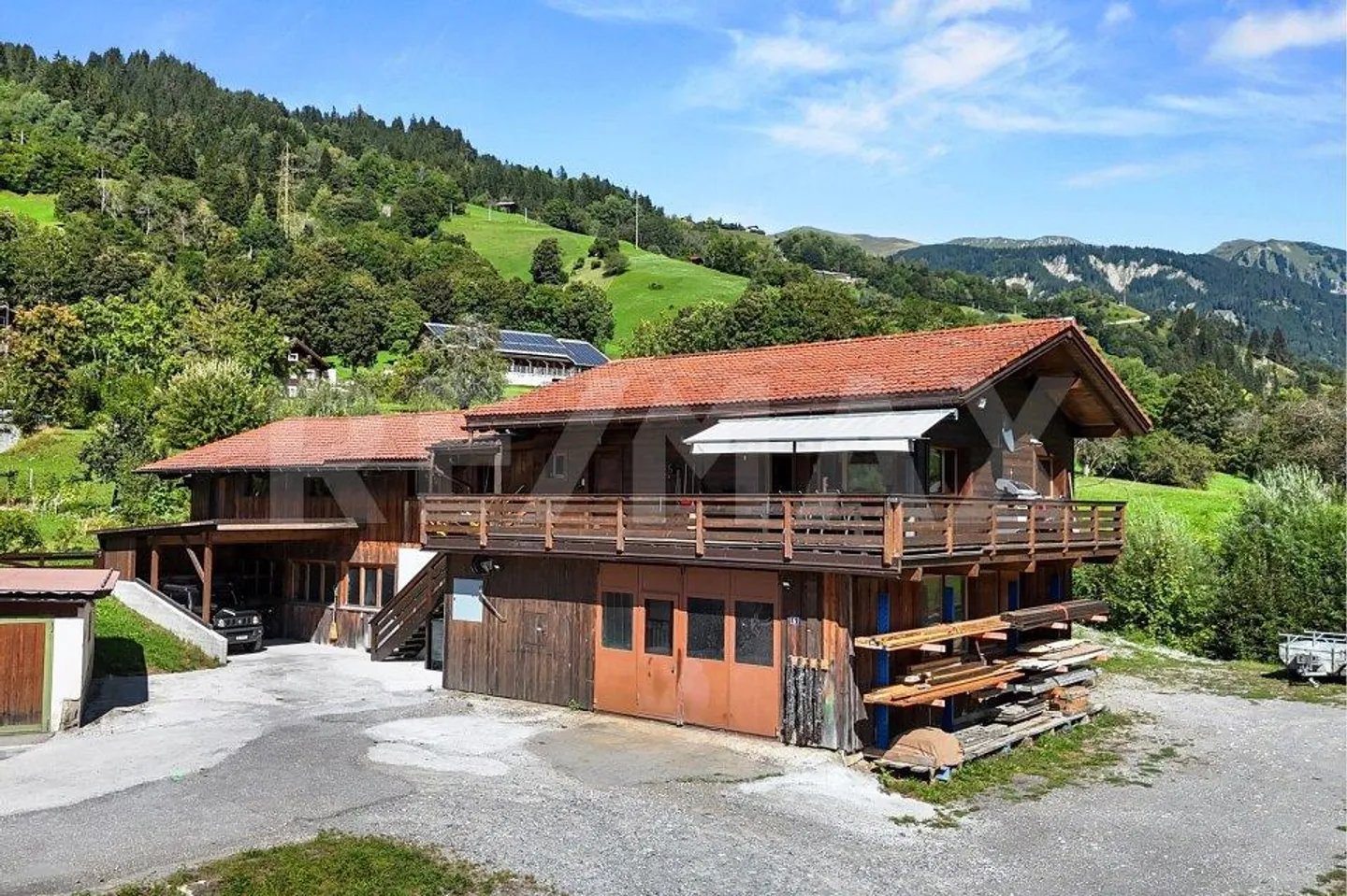 Casa residenziale 4½ locali con laboratorio al piano terra - Foto 1 di 13