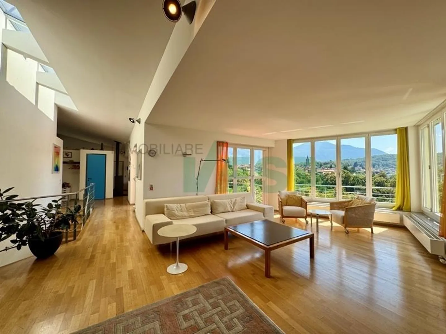 Magnifica proprietà con villa, romantico rustico e terreno edificabile - Foto 2 di 15