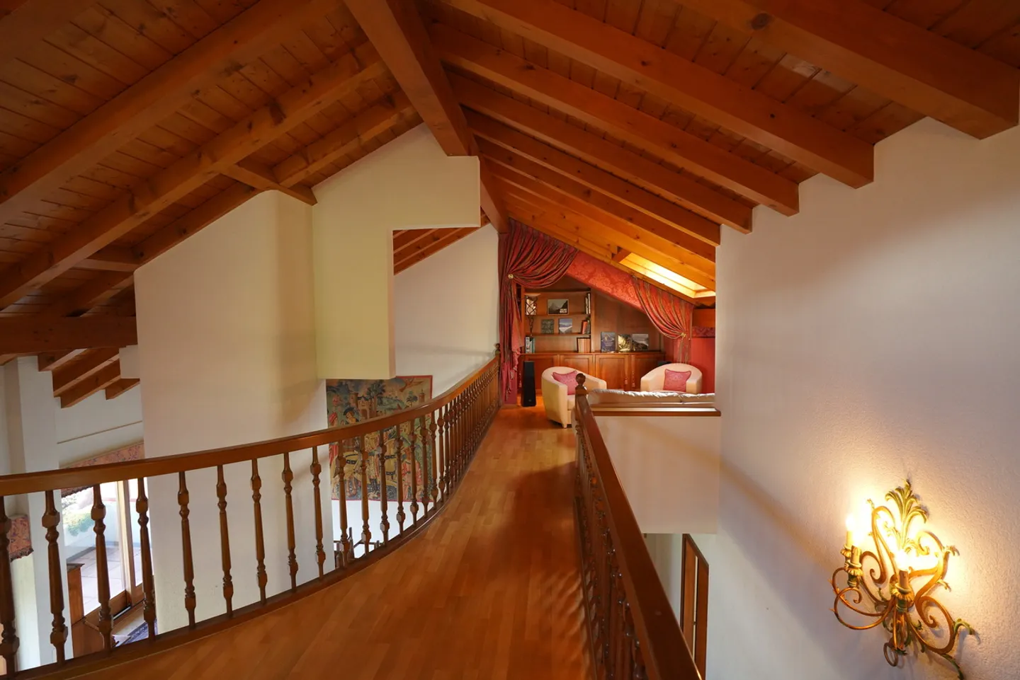 MAGNIFICENT PENTHOUSE FOR RENT IN GRAVELONE - Photo 15 of 27