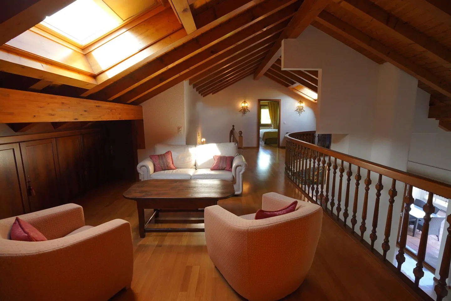 MAGNIFICENT PENTHOUSE FOR RENT IN GRAVELONE - Photo 16 of 27