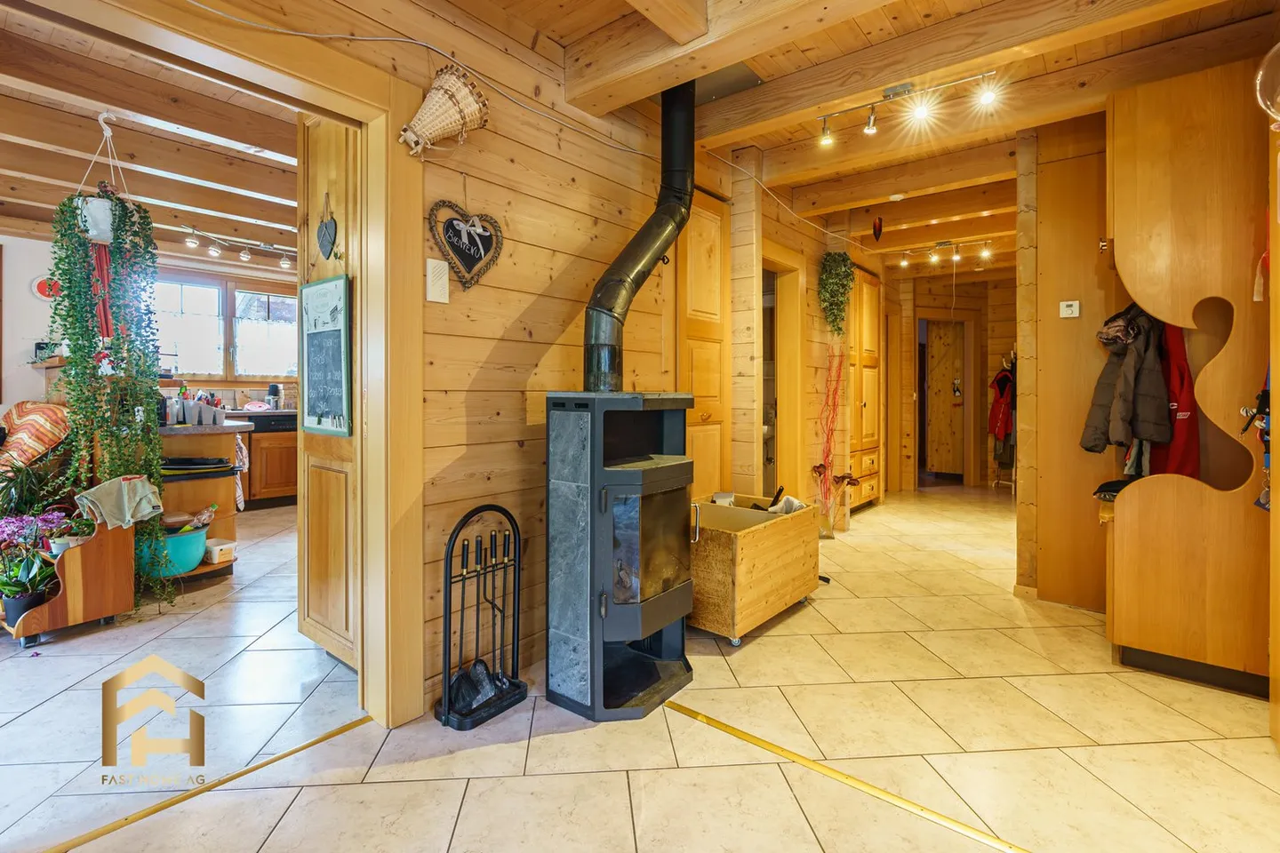 Casa in legno di larice con 5,5 stanze a Unterbäch - Foto 2 di 13