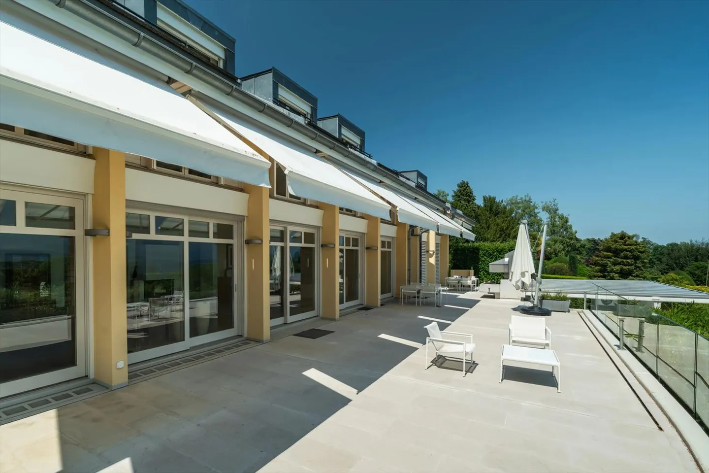 Maison 12.5 pièces - Photo 4 sur 13