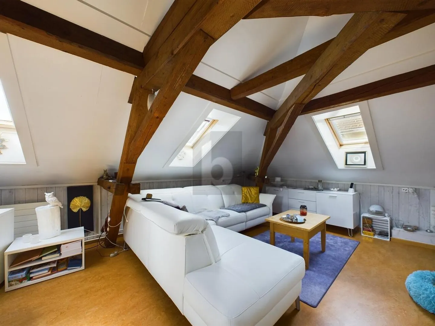 Geräumiges Einfamilienhaus mit Garten - Foto 3 von 6