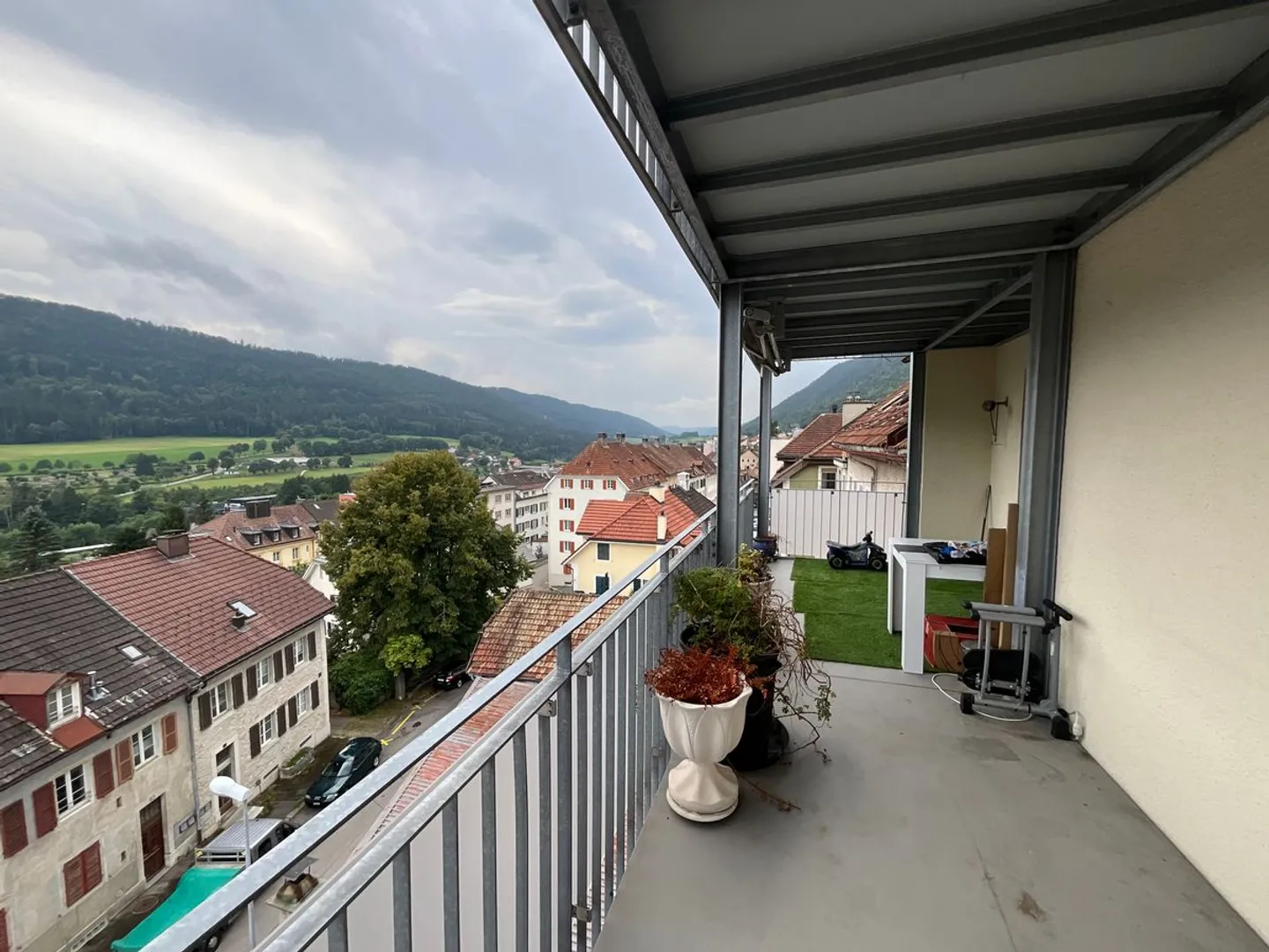 Appartement de quatre pièces avec grande terrasse sud - Photo 8 sur 9