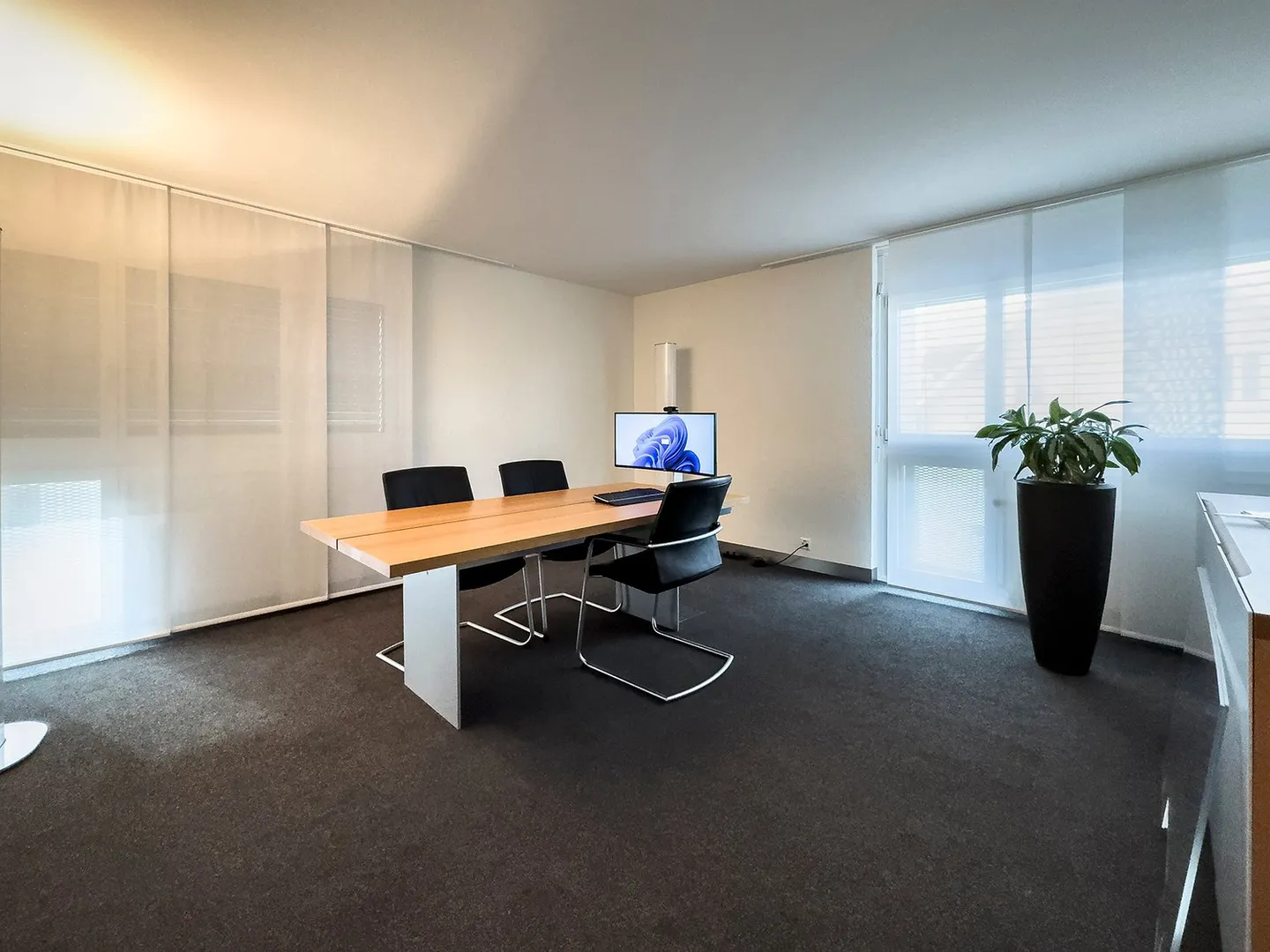 Bureaux prêts à emménager au cœur d'Uster - Photo 4 sur 14