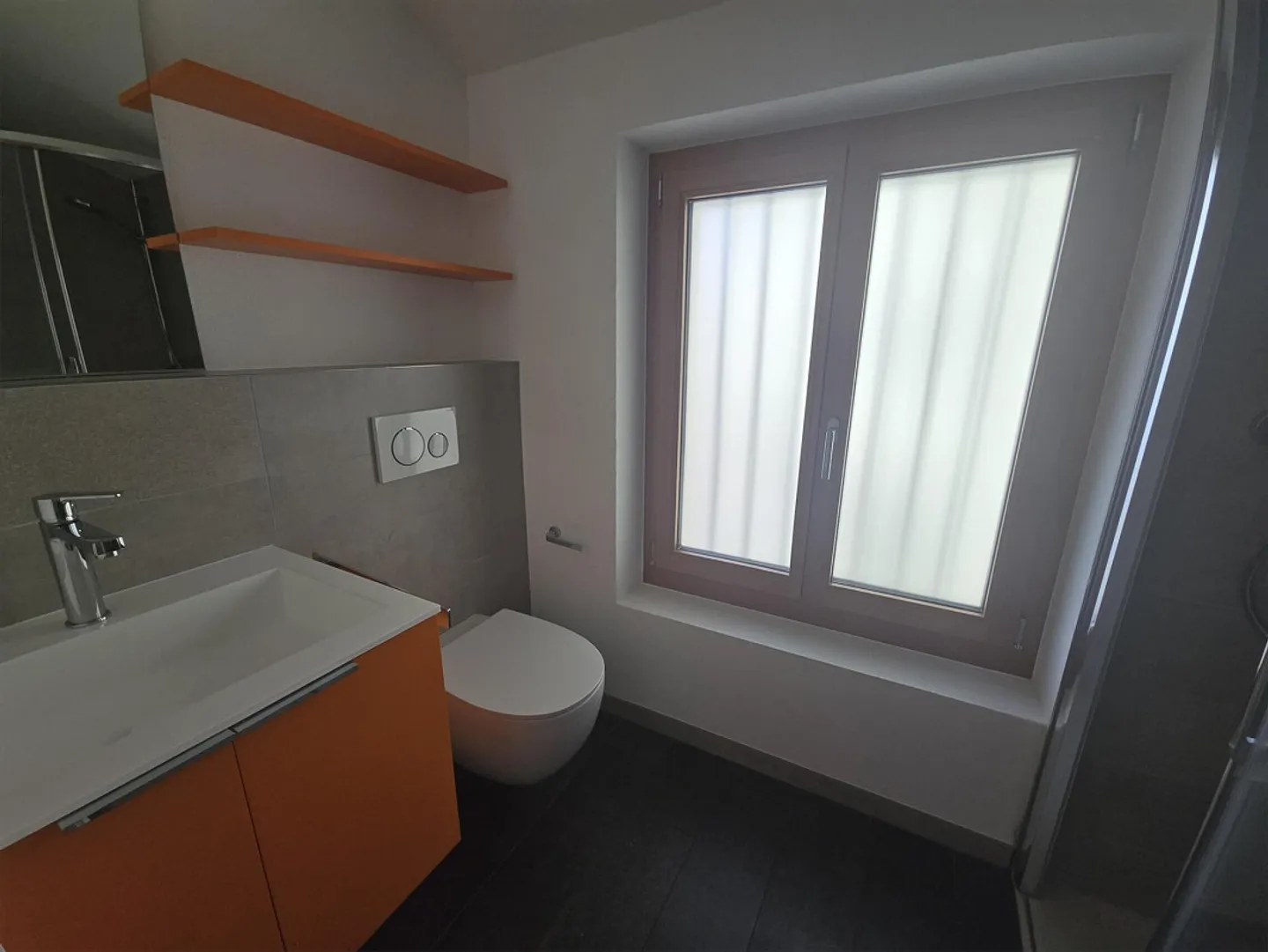 BEAUTIFUL 4.5 ROOM HOUSE RENOVATED WITH LAKE VIEW IN CADEMARIO - Photo 7 of 10