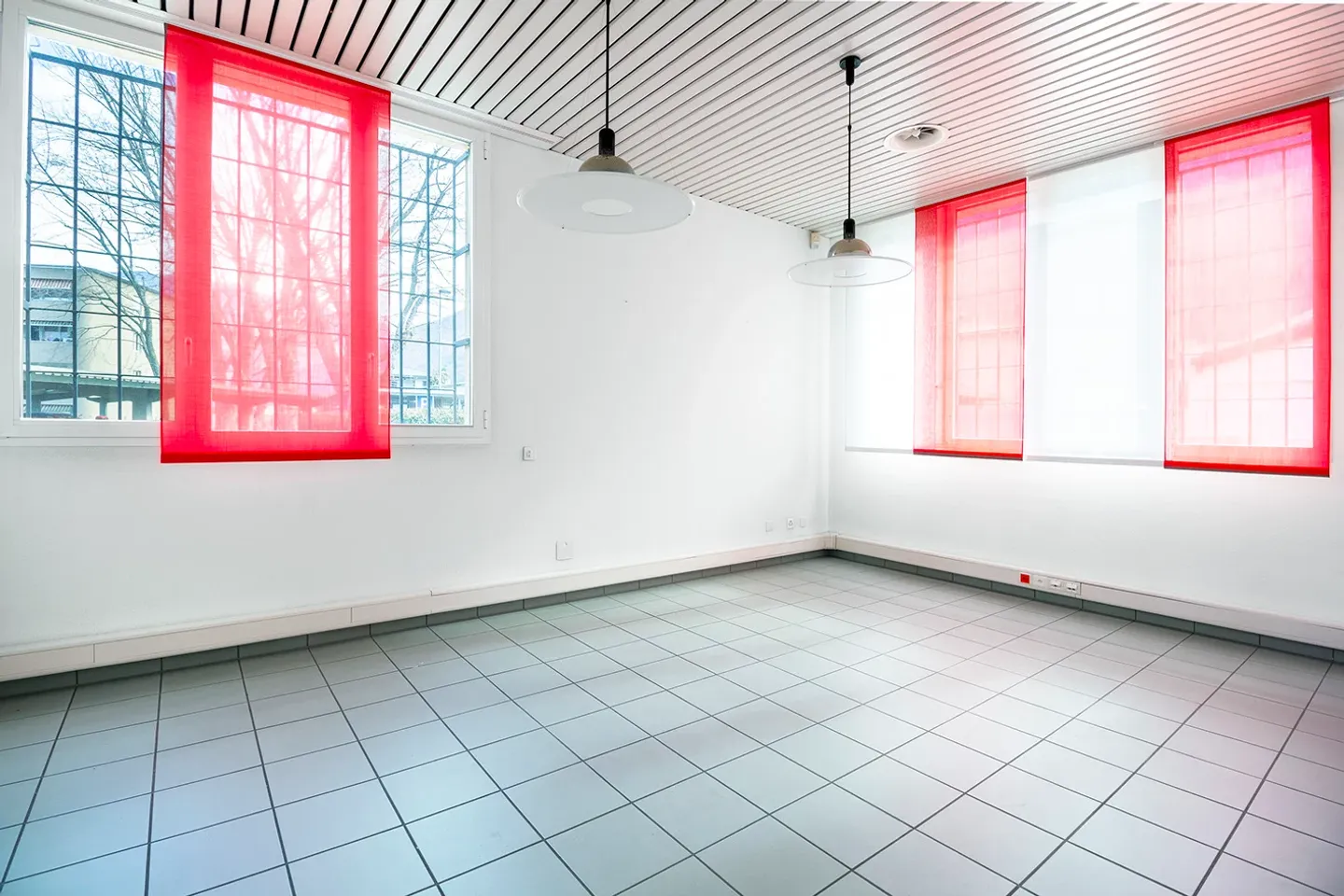 Offices in a Strategic Location - Photo 6 of 9