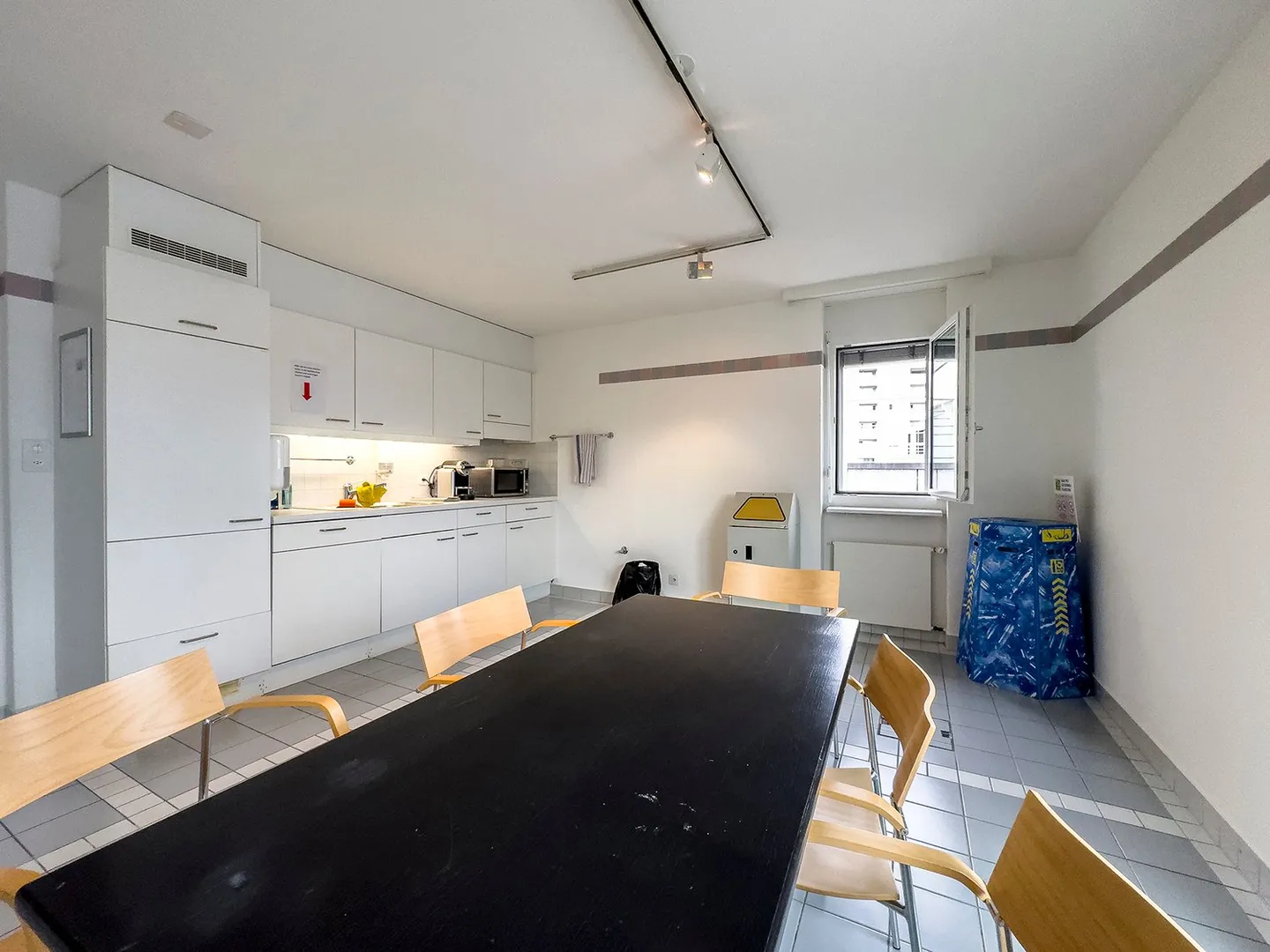 Bureaux prêts à emménager au cœur d'Uster - Photo 9 sur 14