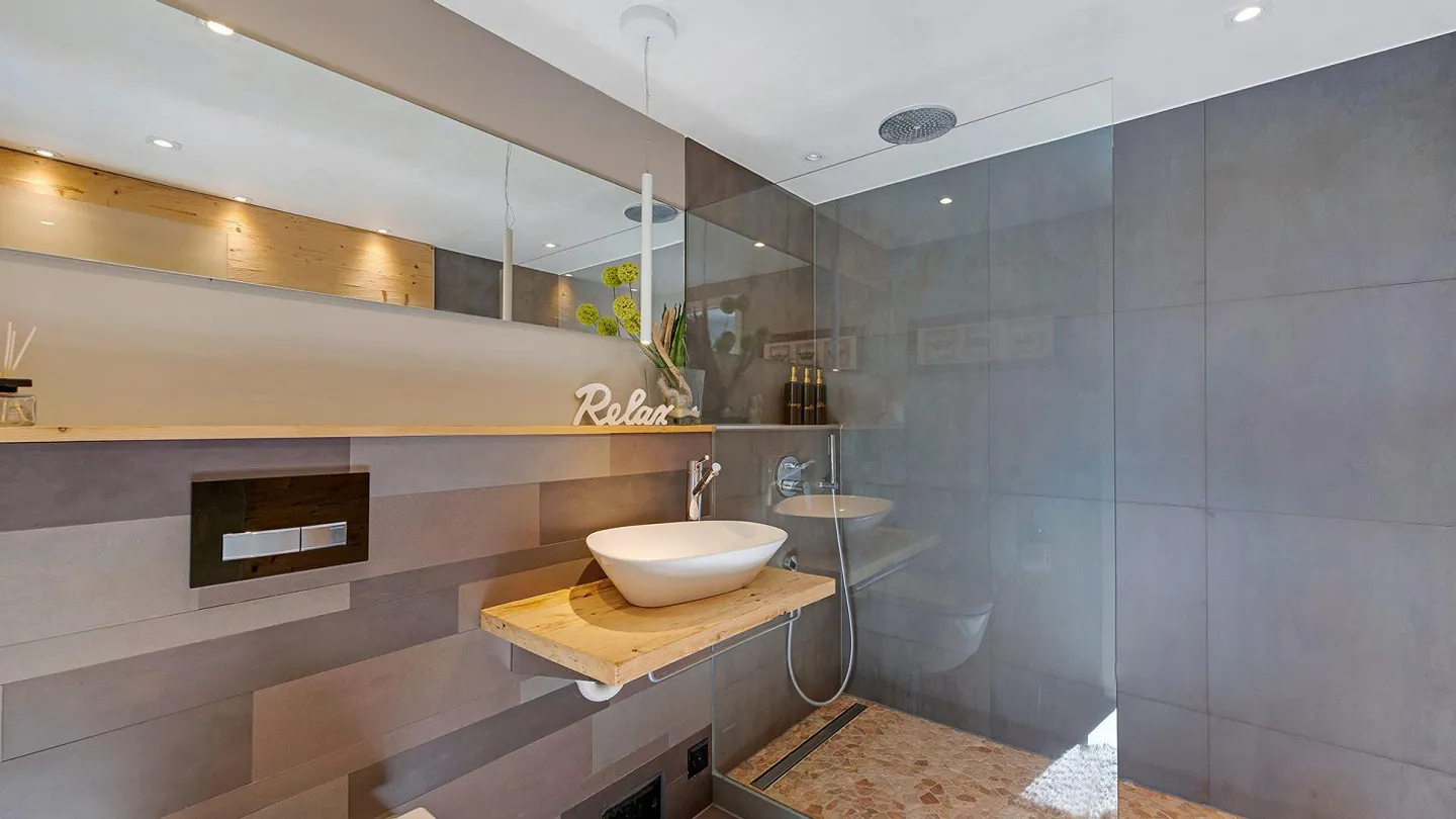 Modern Oasis with Dreamlike Lake and Mountain View - Photo 9 of 13