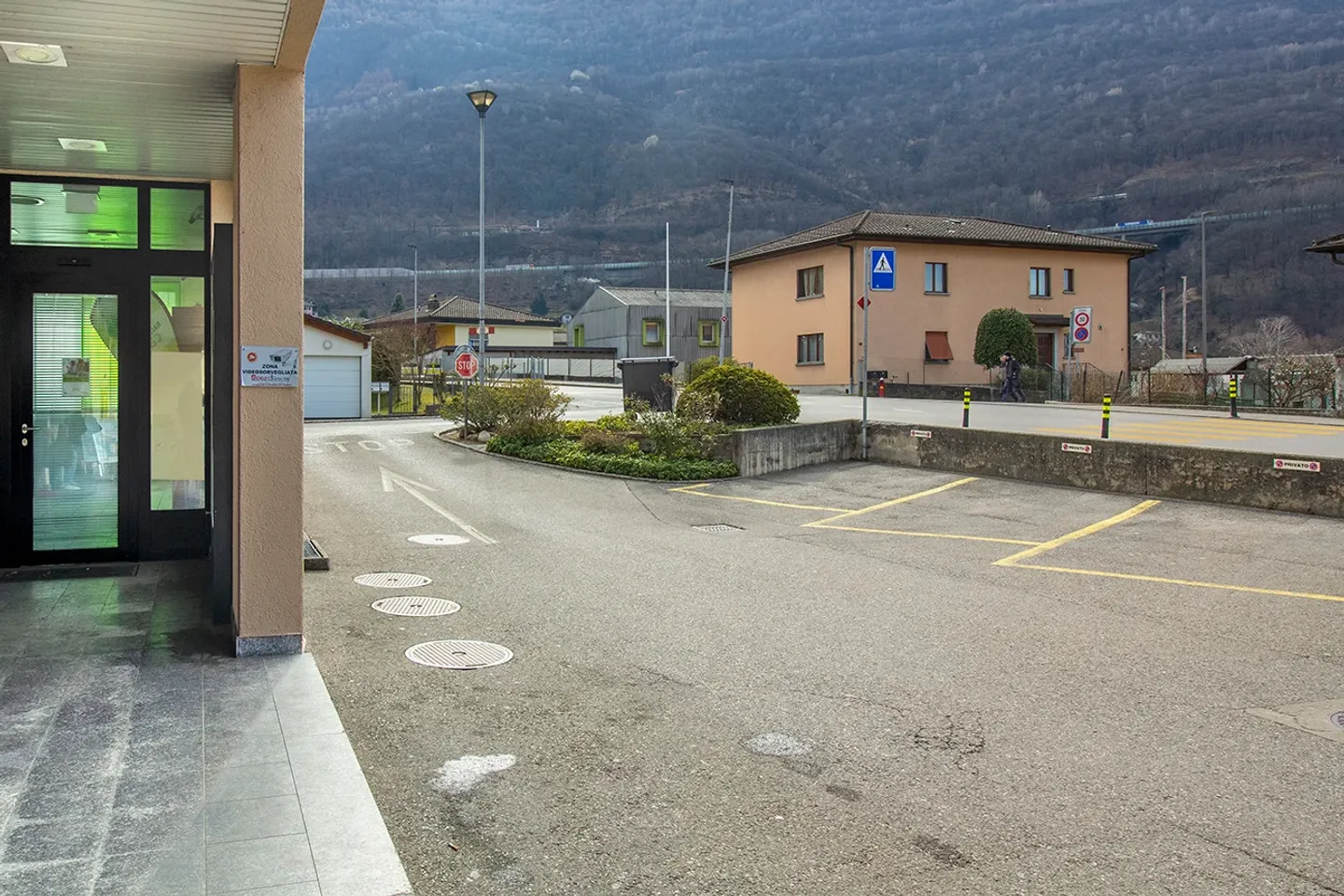 Offices in a Strategic Location - Photo 9 of 9