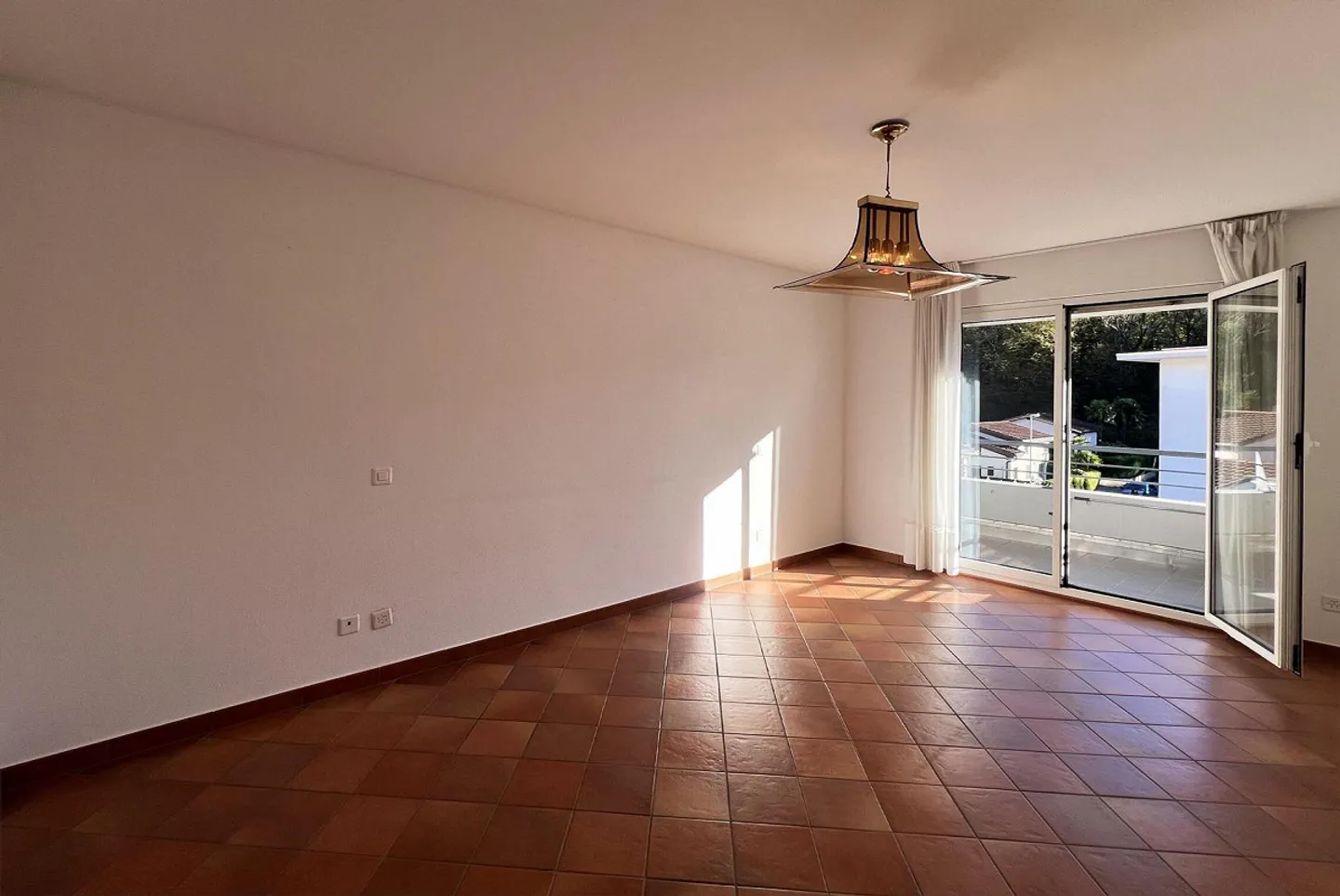 ATTICO SPACIEUX ET LUMINEUX 4.5 AVEC TERRASSE À PONTE CAPRIASCA - Photo 7 sur 10