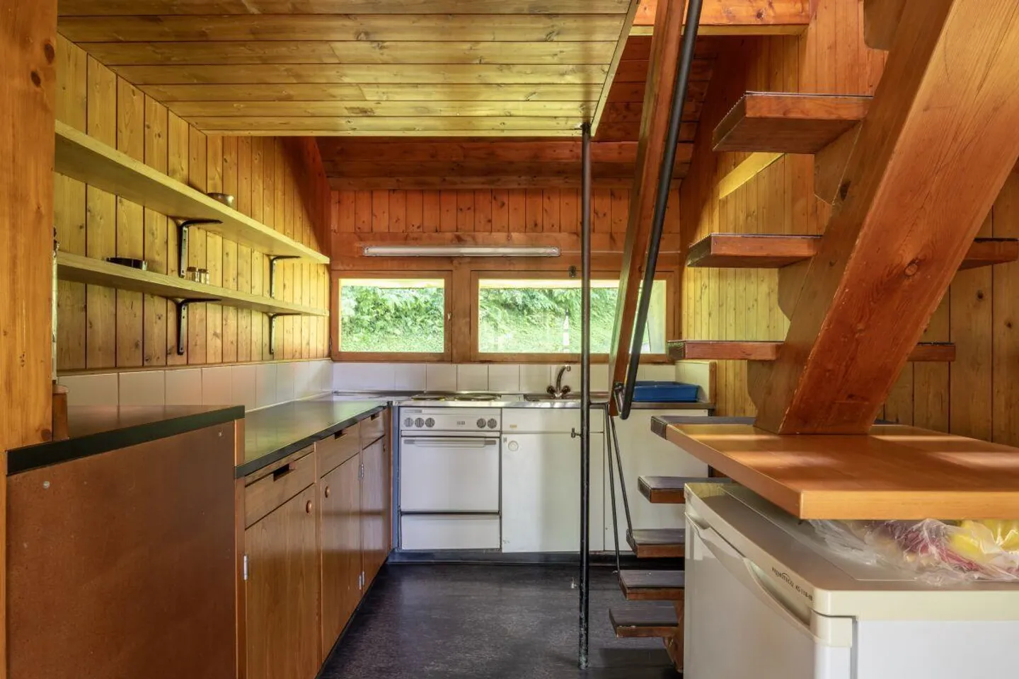 Bungalow immersed in a green oasis - Photo 4 of 7