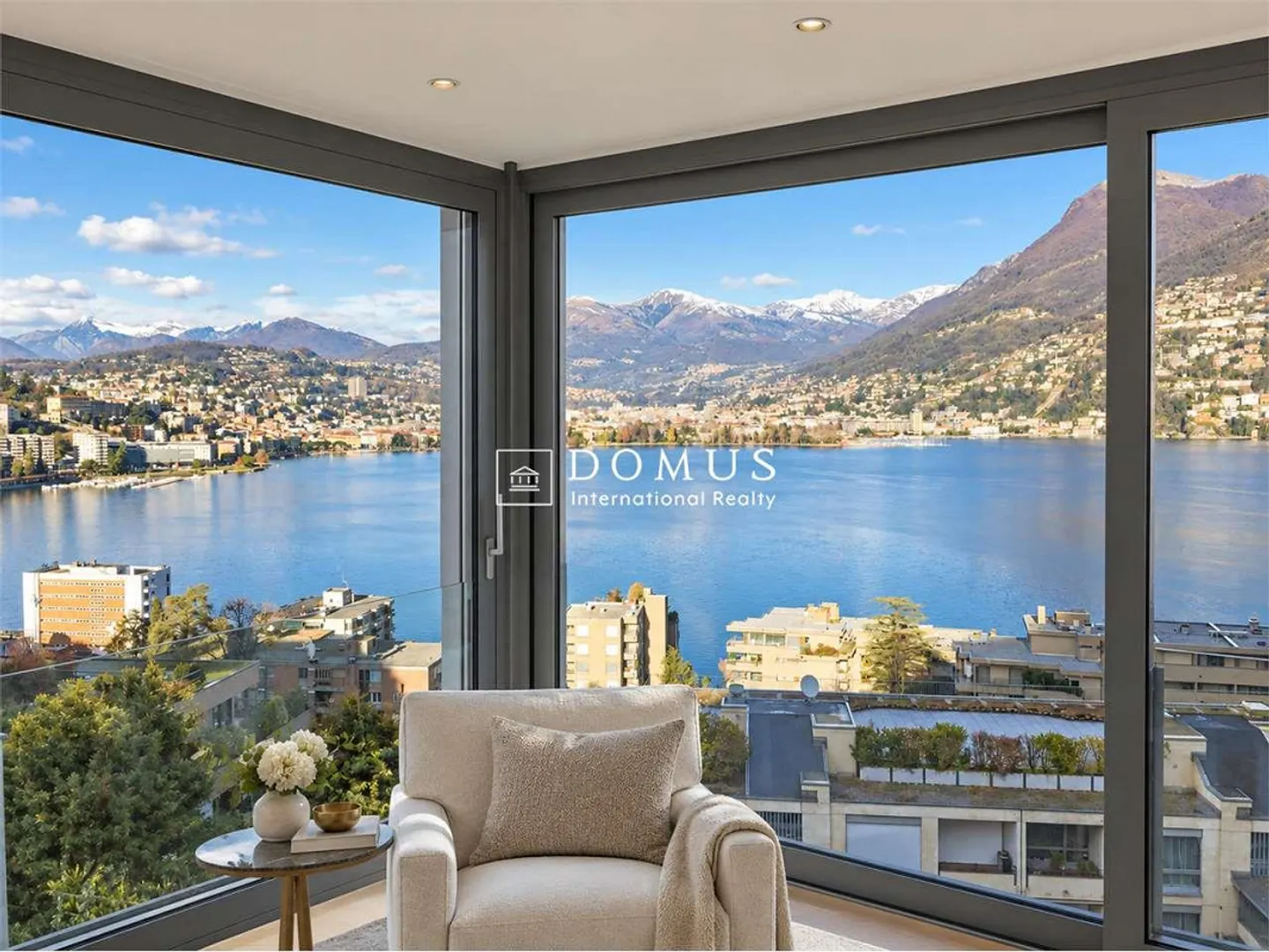 Elegante 4,5 Zimmer mit atemberaubendem Seeblick - Foto 2 von 13