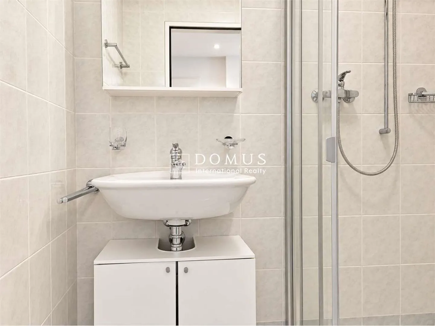 Elegante 4,5 Zimmer mit atemberaubendem Seeblick - Foto 10 von 13