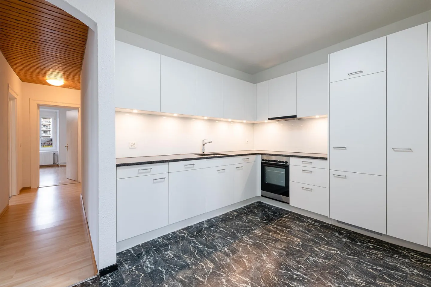 Apartment in the popular Maihof district - Photo 5 of 7